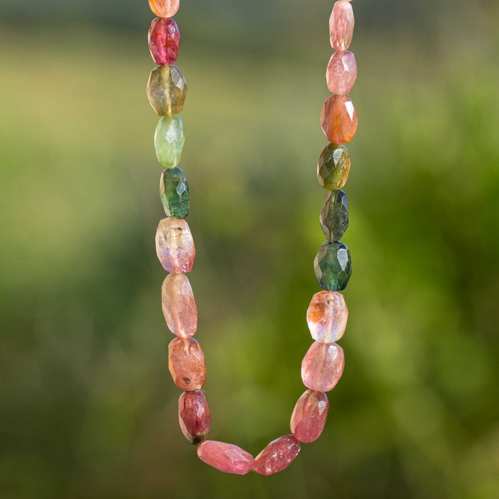 Perles ovales facettes de Tourmaline multicolore de 5,5 à 13 mm au choix ( à l&