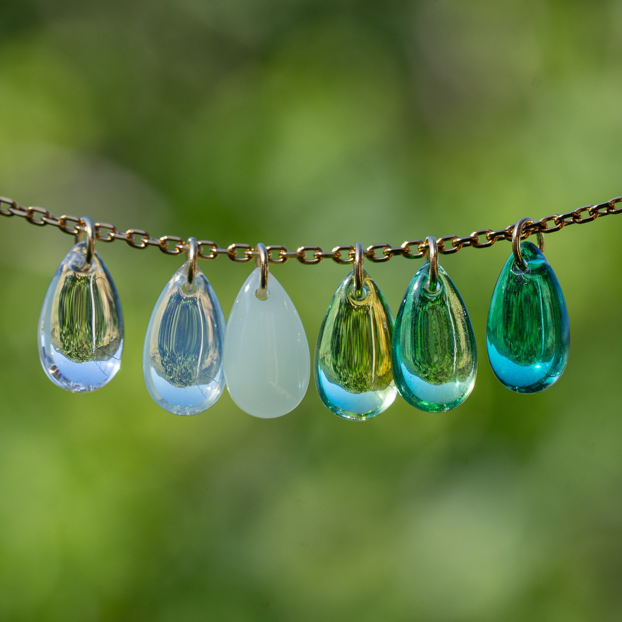Perles gouttes lisses en verre Tchèque couleur au choix de 13,5 mm ( à l&