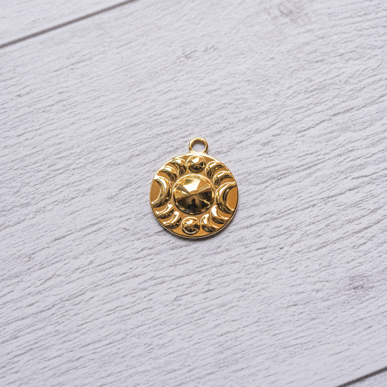 Breloques rondes " cycle lunaire " en acier inoxydable plaqué or 18k de 20 mm ( à l&