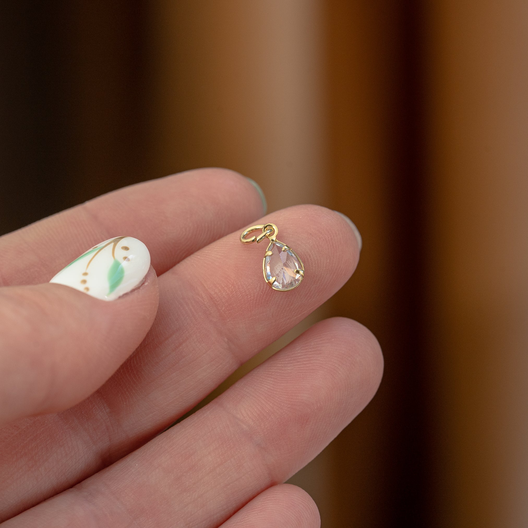 Petites breloques gouttes en laiton plaqué or et zirconium 18k de 10 mm ( à l&