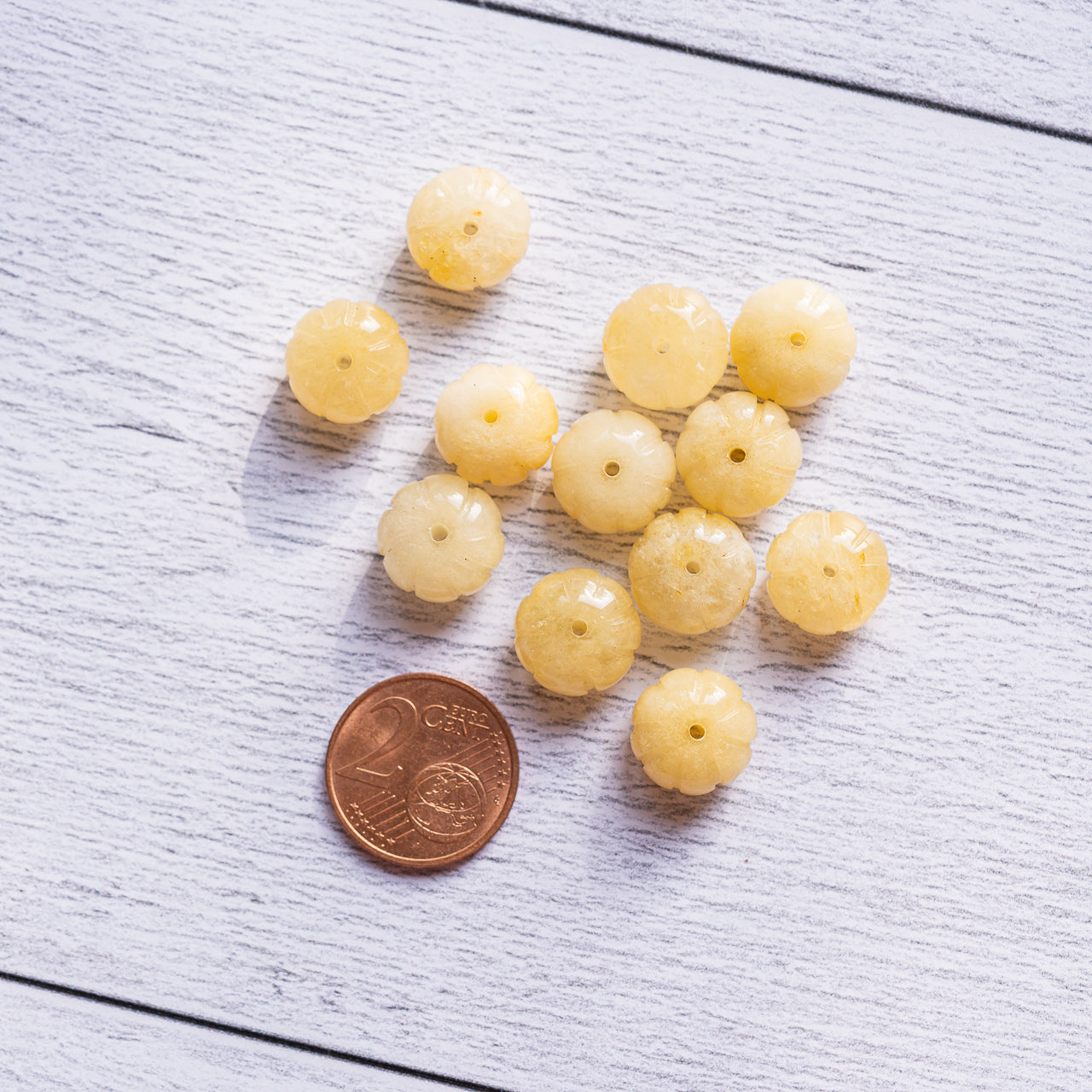 Perles rondelles sculptées " citrouilles " en Aventurine jaune de env 12 x 8 mm ( à l&
