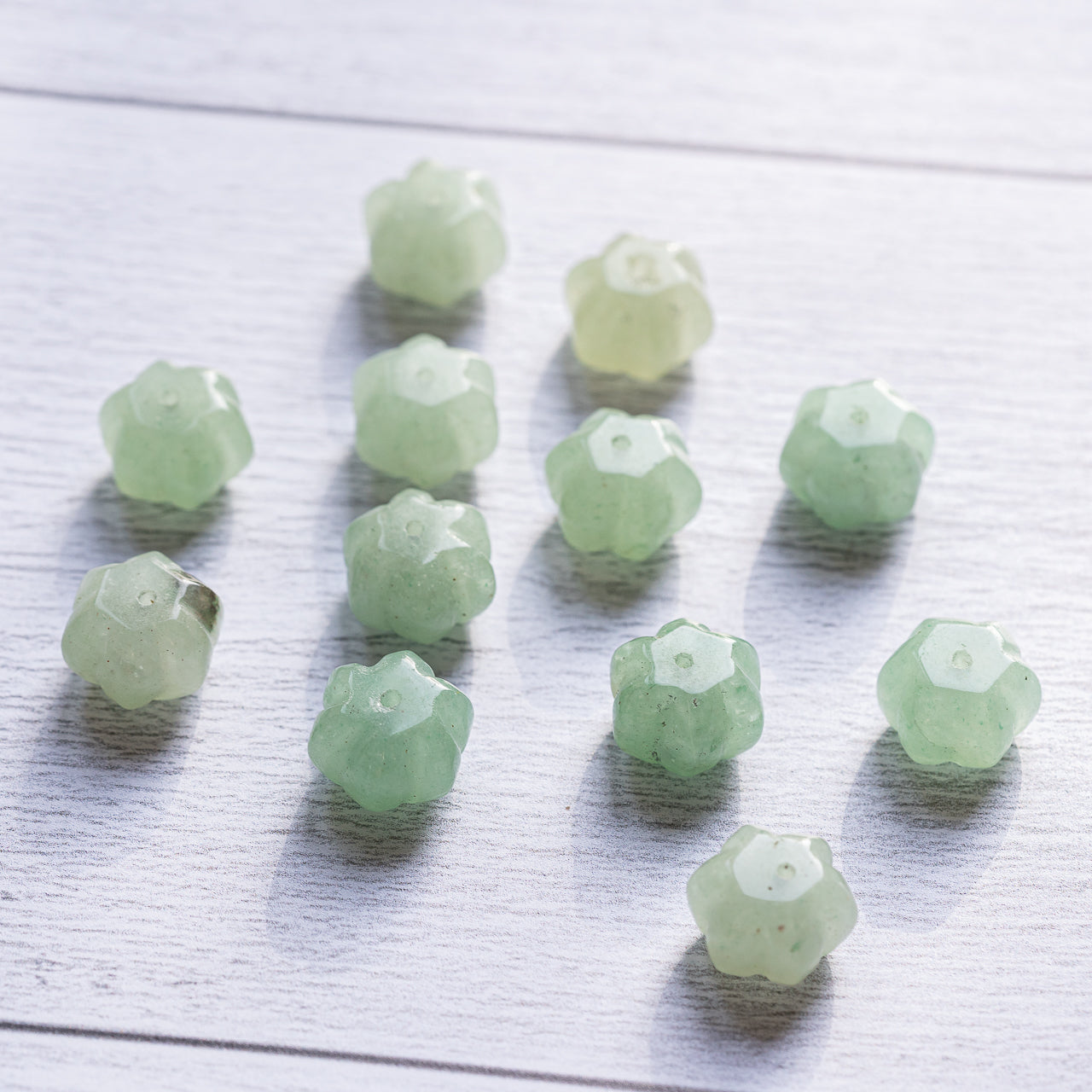 Perles rondelles sculptées " citrouilles " en Aventurine verte de env 14 x 10 mm ( à l&