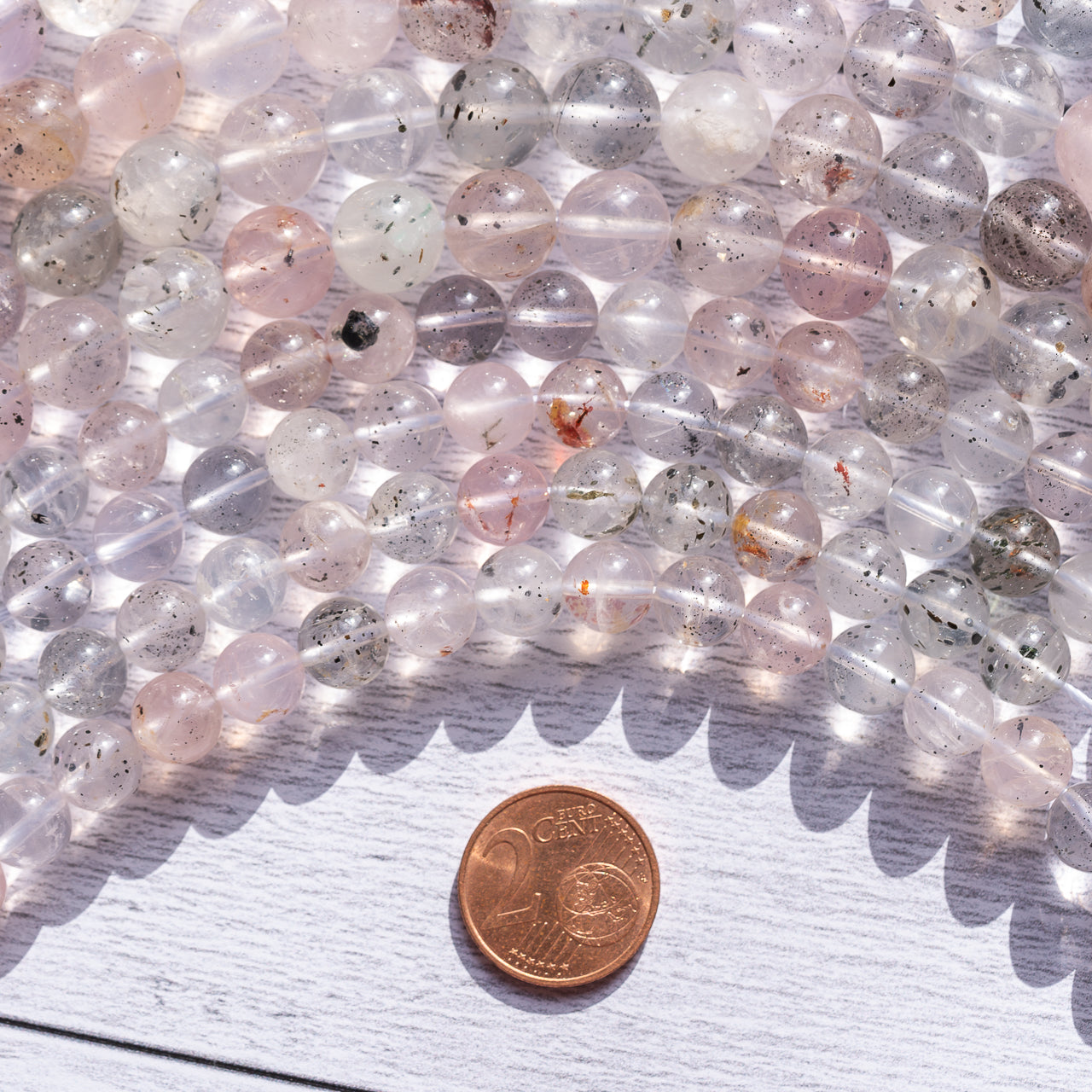 Rare ! perles rondes lisses de Quartz à Diopside de 8,5 ou 10 mm ( 1/2 rang de env 24 ou 20 perles )