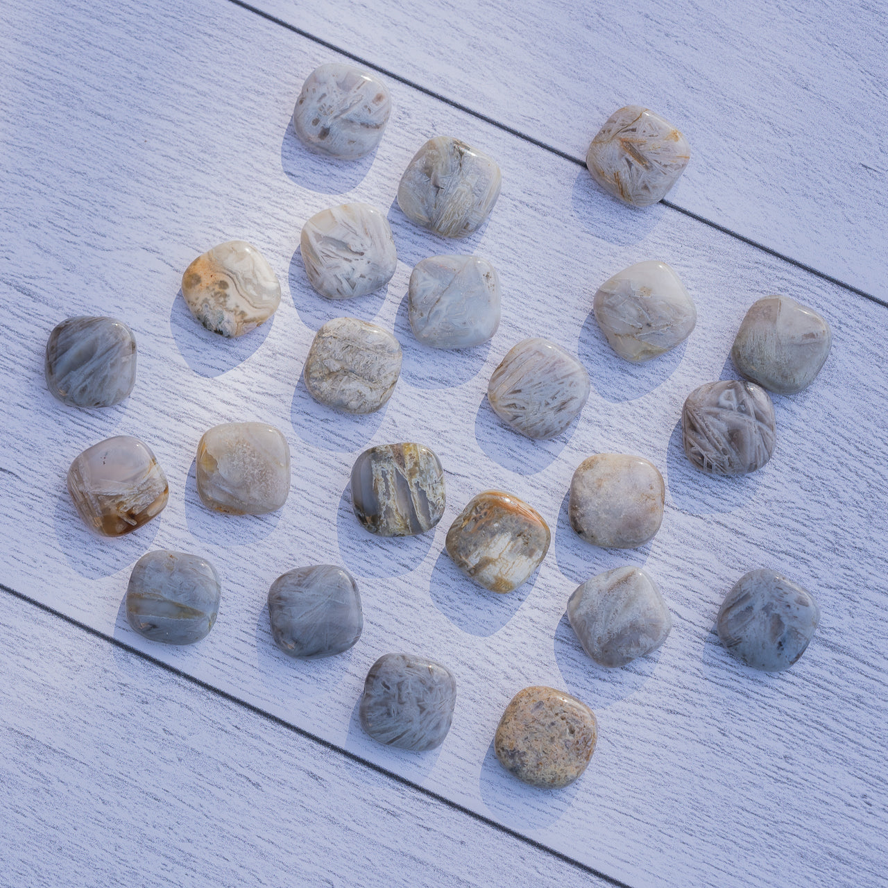 Perles carrées plates en Agate feuille de bambou de env 15 mm ( lot de 2 perles )