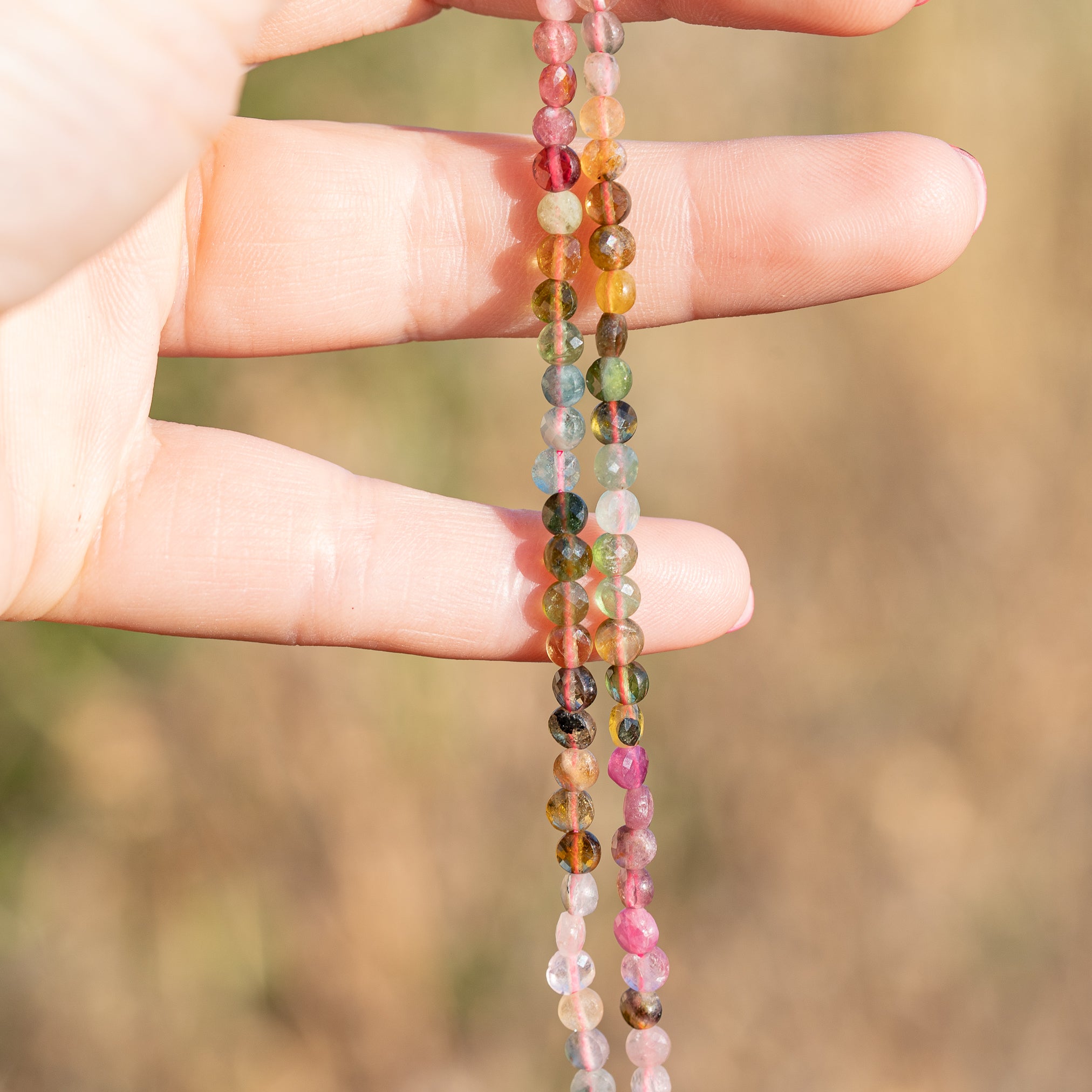 Perles rondes plates facettes de Tourmaline multicolore de 3,5 x 2,5 mm ( rang de env 104 perles )