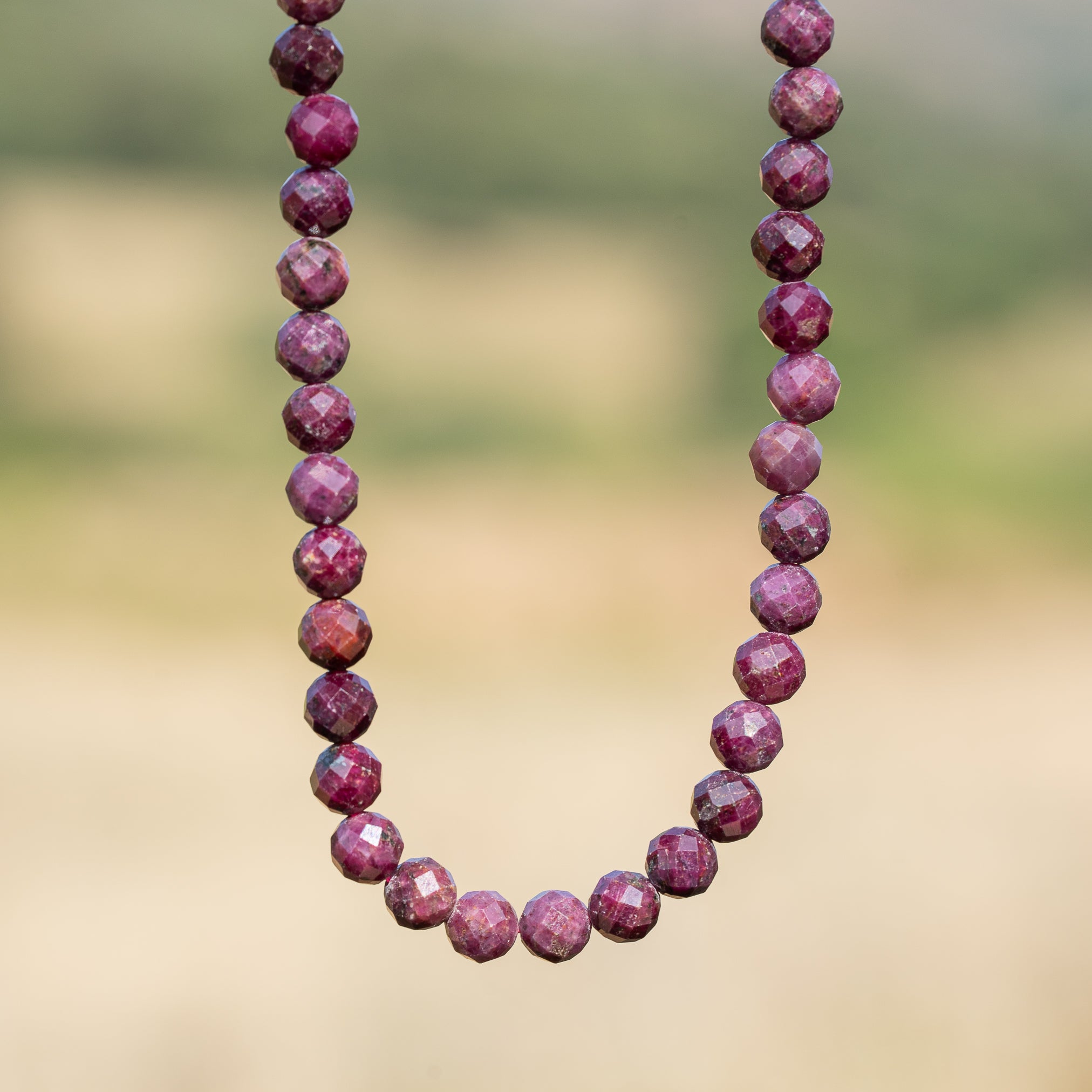 Perles rondes facettes de Rubis de 6 mm ( lot de 4 perles )