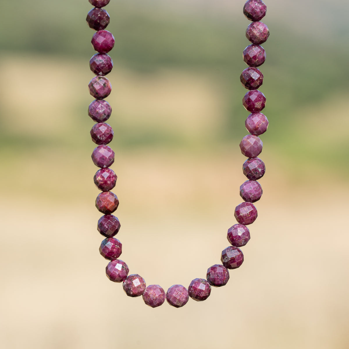 Perles rondes facettes de Rubis de 6 mm ( lot de 4 perles )