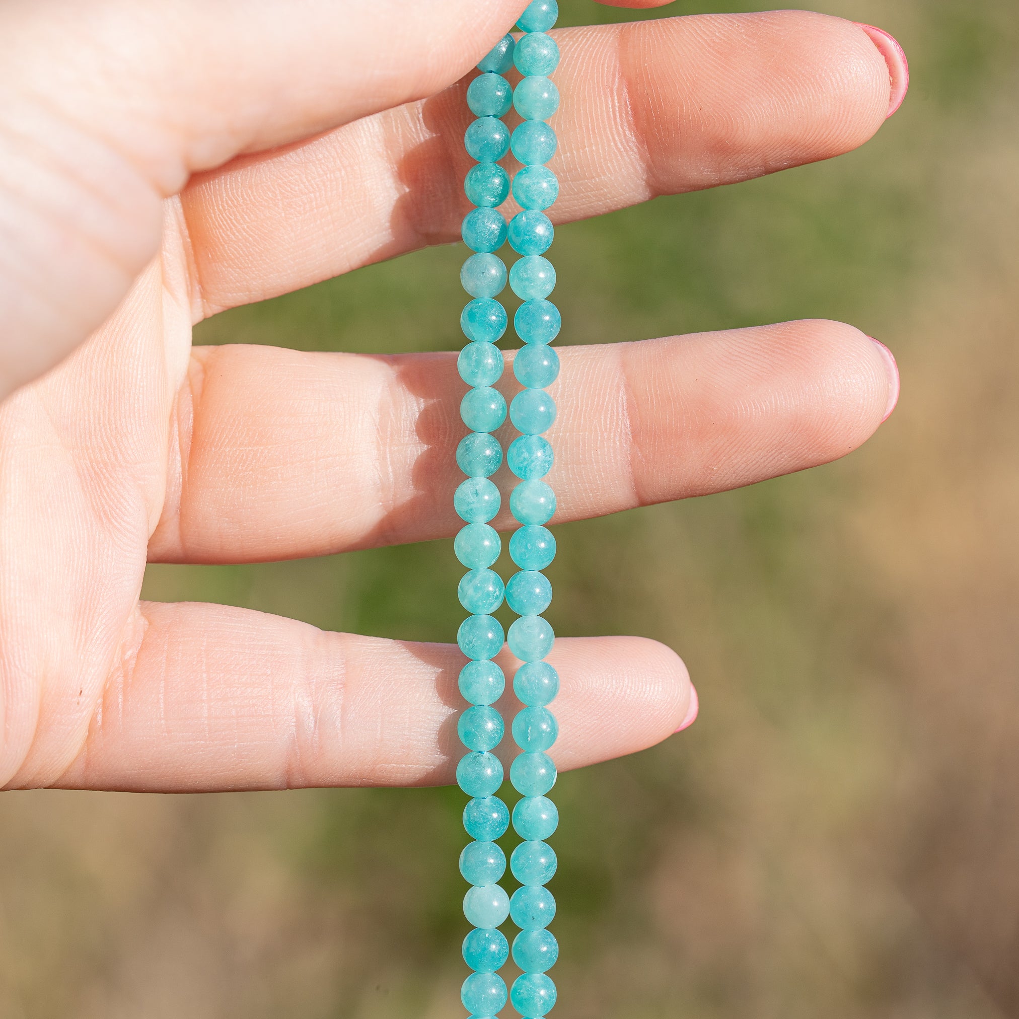 Perles rondes lisses en Amazonite de 4,3 mm ( rang de env 92 perles )
