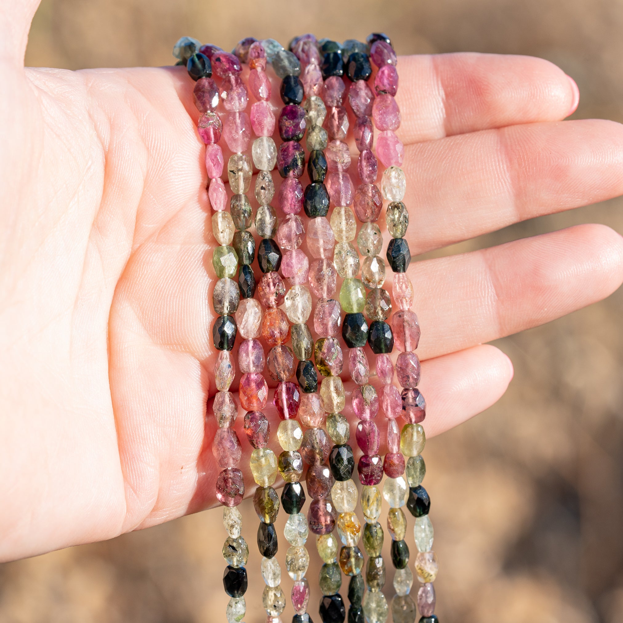Rangs de 34,5 cm de perles ovales facettes de Tourmaline multicolore de 5/7 mm