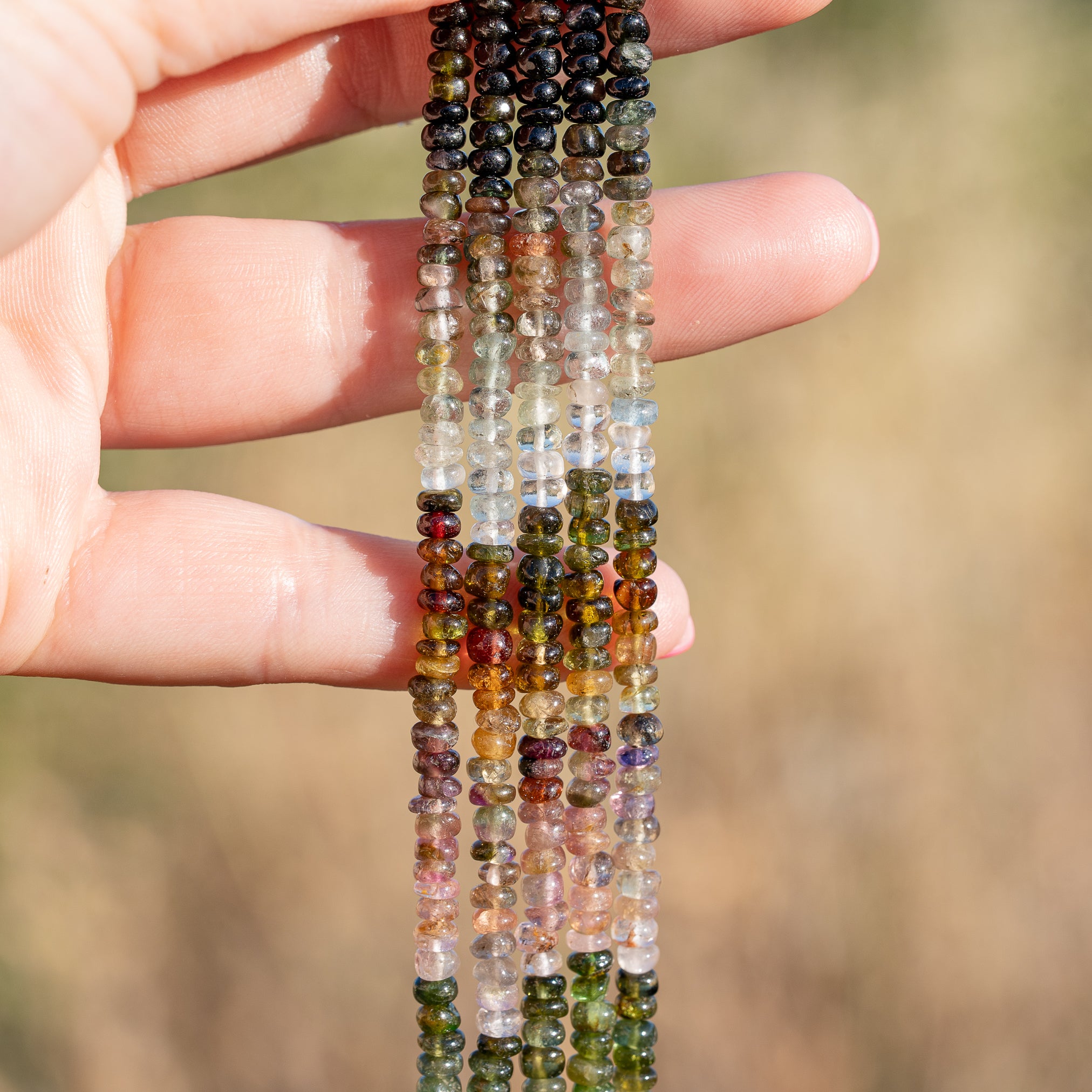 Rangs de 35 cm de perles rondelles lisses de Tourmaline multicolore de env 4 x 2/3 mm