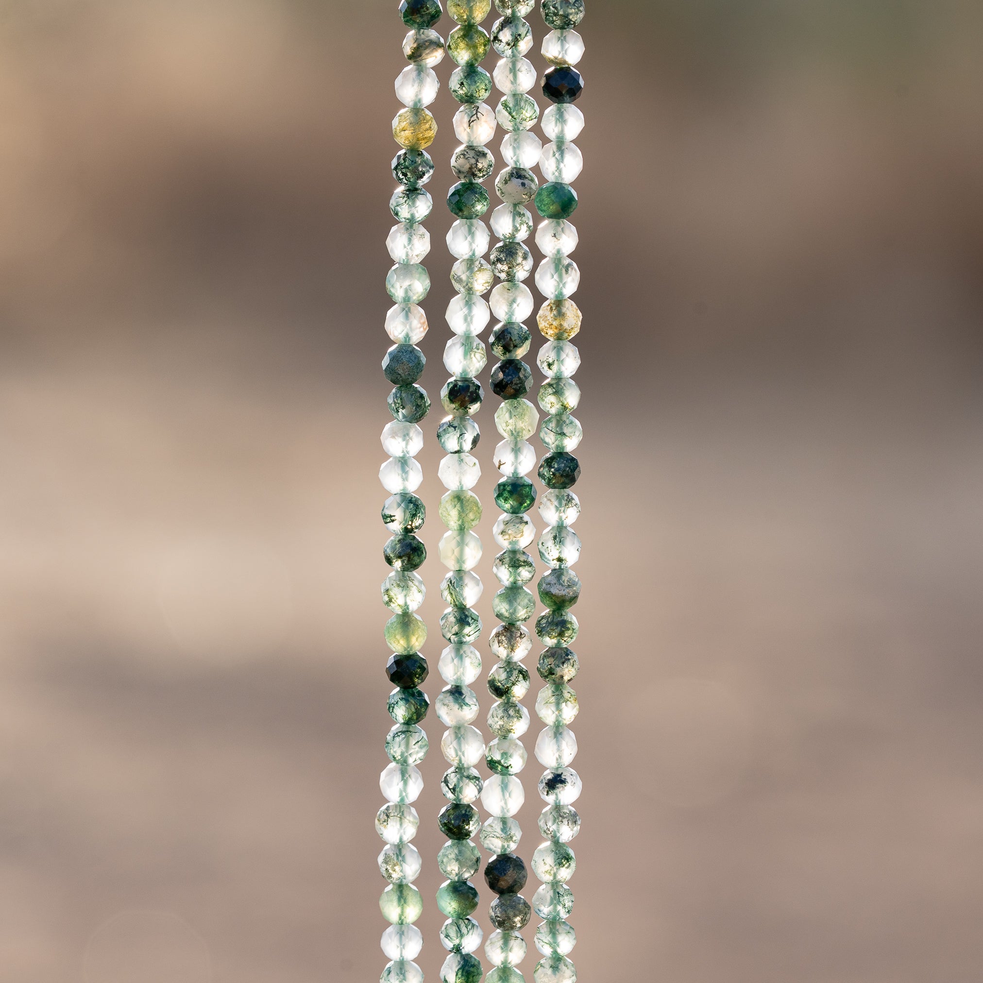 Perles rondes facettes en Agate mousse de 3,5 mm ( rang de env 118 perles )