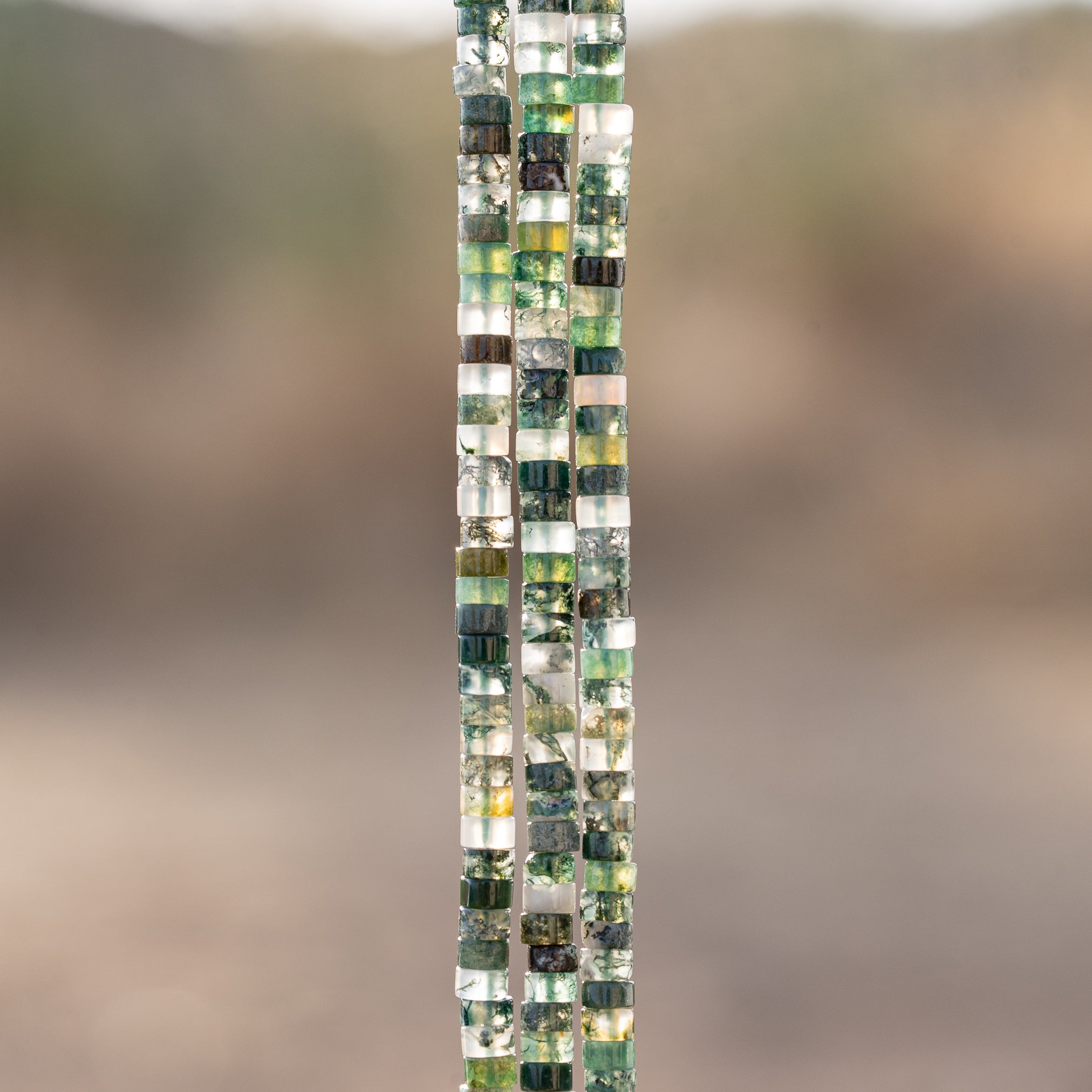 Perles rondelles heishi en Agate mousse de 4,3 mm ( rang de env 158 perles )