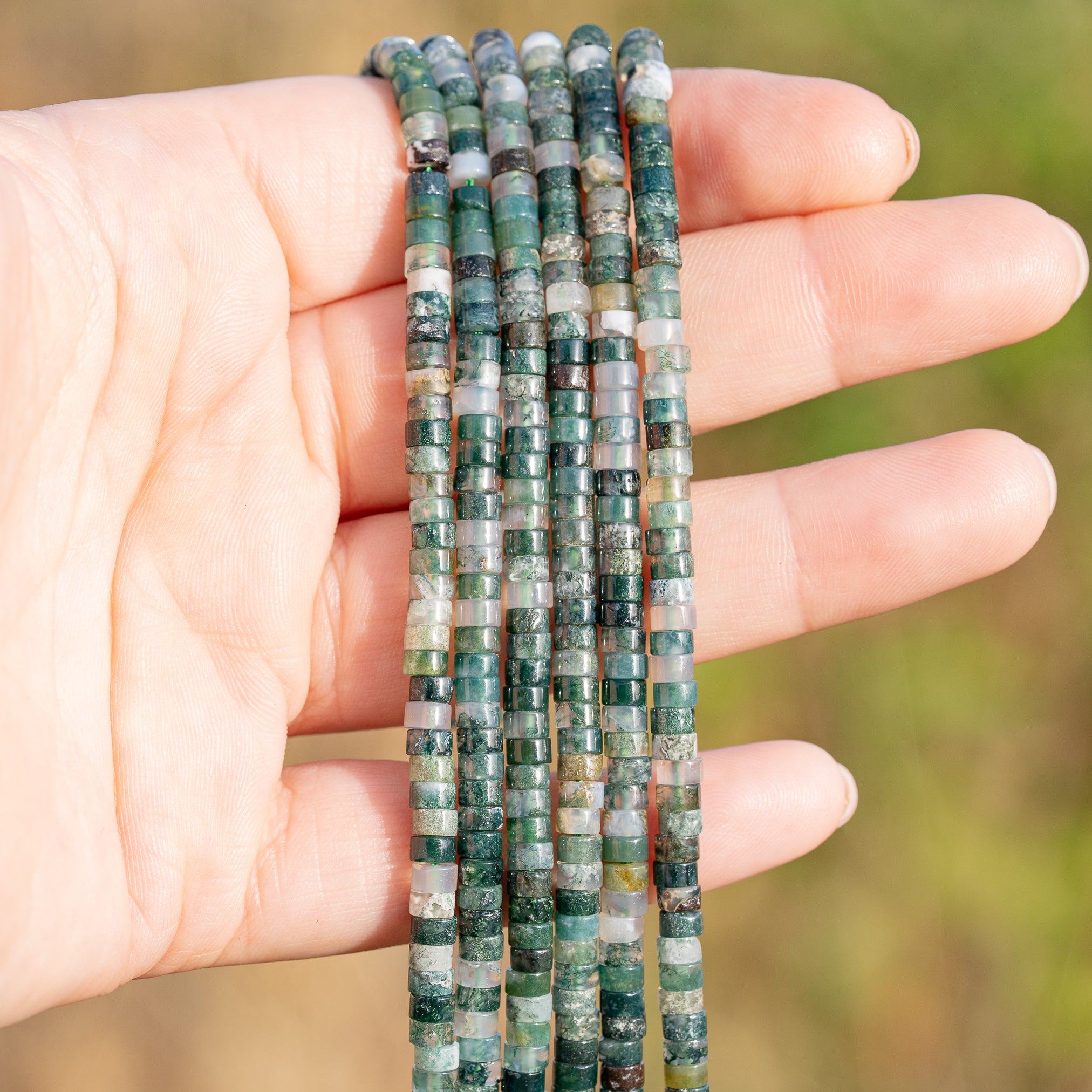Perles rondelles heishi en Agate mousse de 4,3 mm ( rang de env 158 perles )