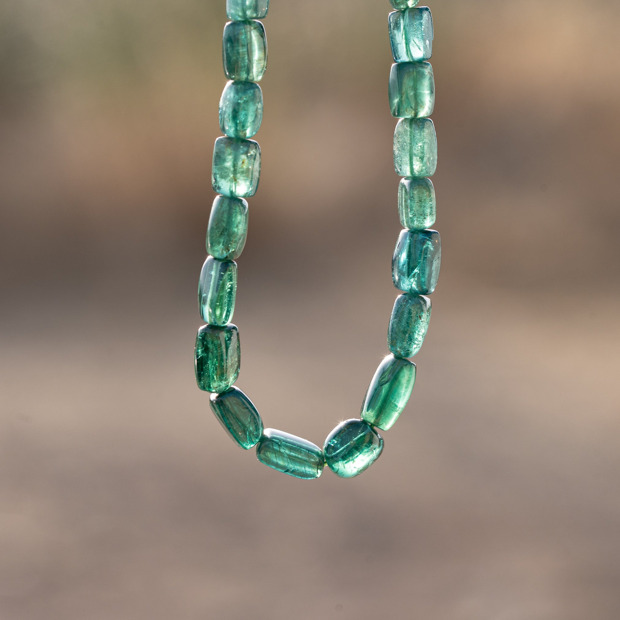 Perles rectangles lisses en Apatite vert/bleu 💚 de env 6,5 à 9 mm ( lot de 2 perles )