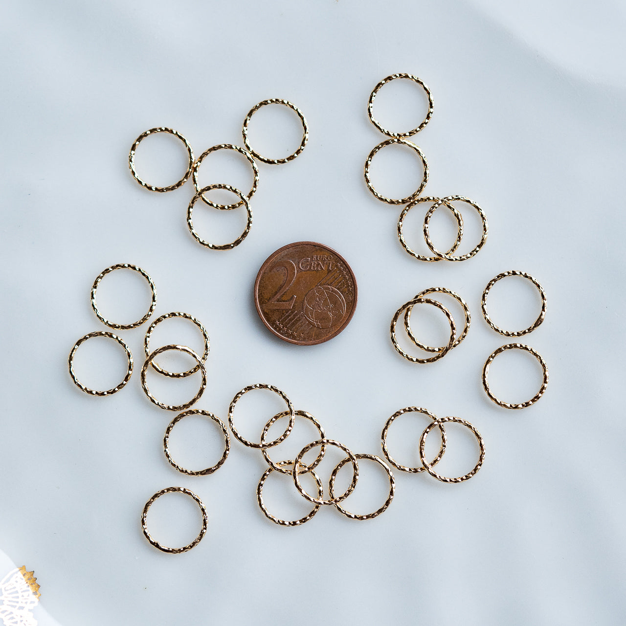 Anneaux fermés connecteurs diamantés en laiton plaqué or 18k de 12 mm ( à l&