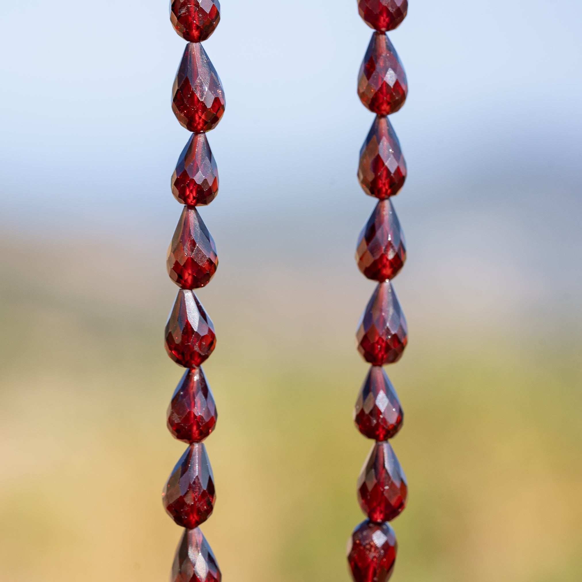 Perles gouttes facettes de Grenat almandin de 8 à 11 mm ( à l&