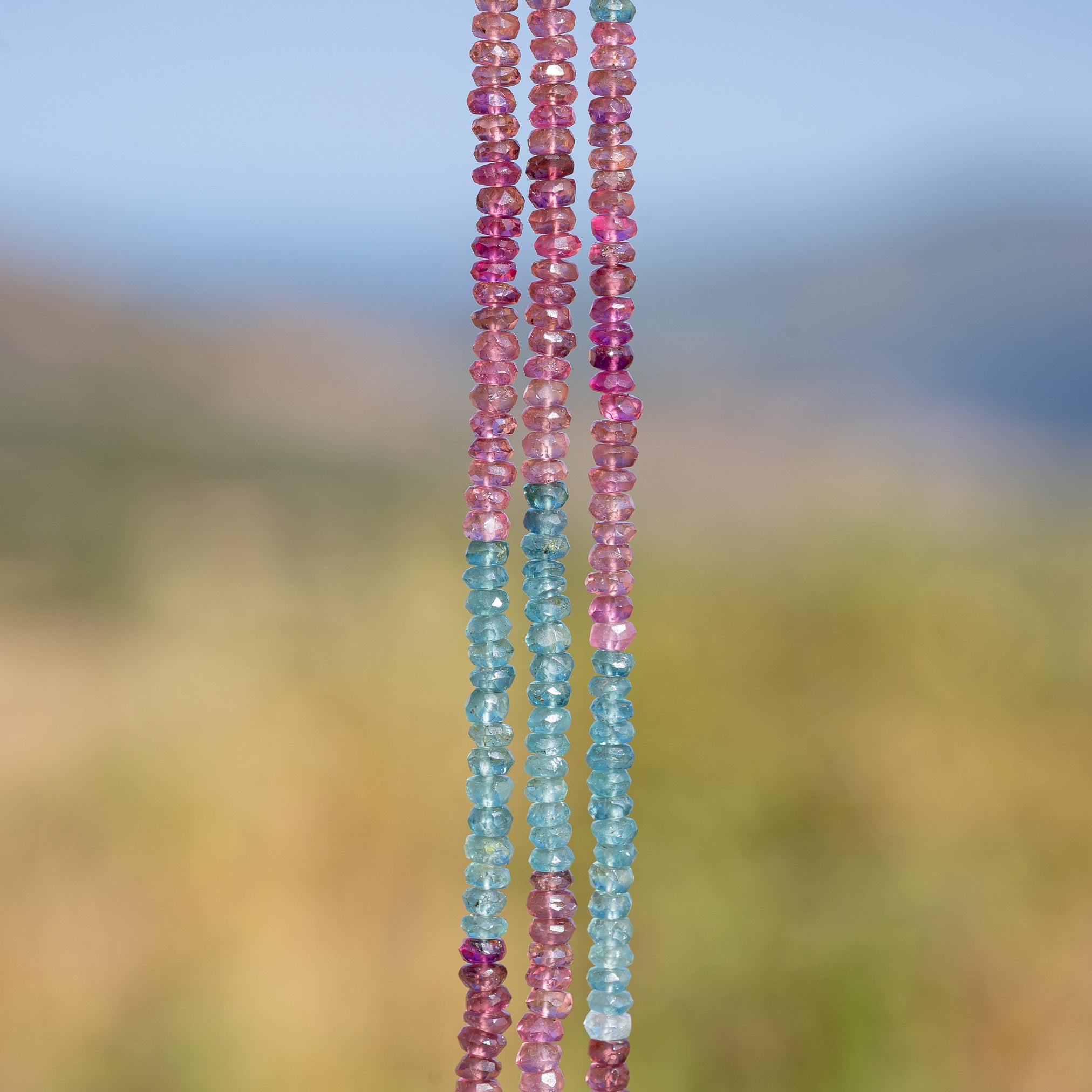 Perles rondelles facettes de Tourmaline rose et bleue de env 3,5 mm ( lot de 6 perles )