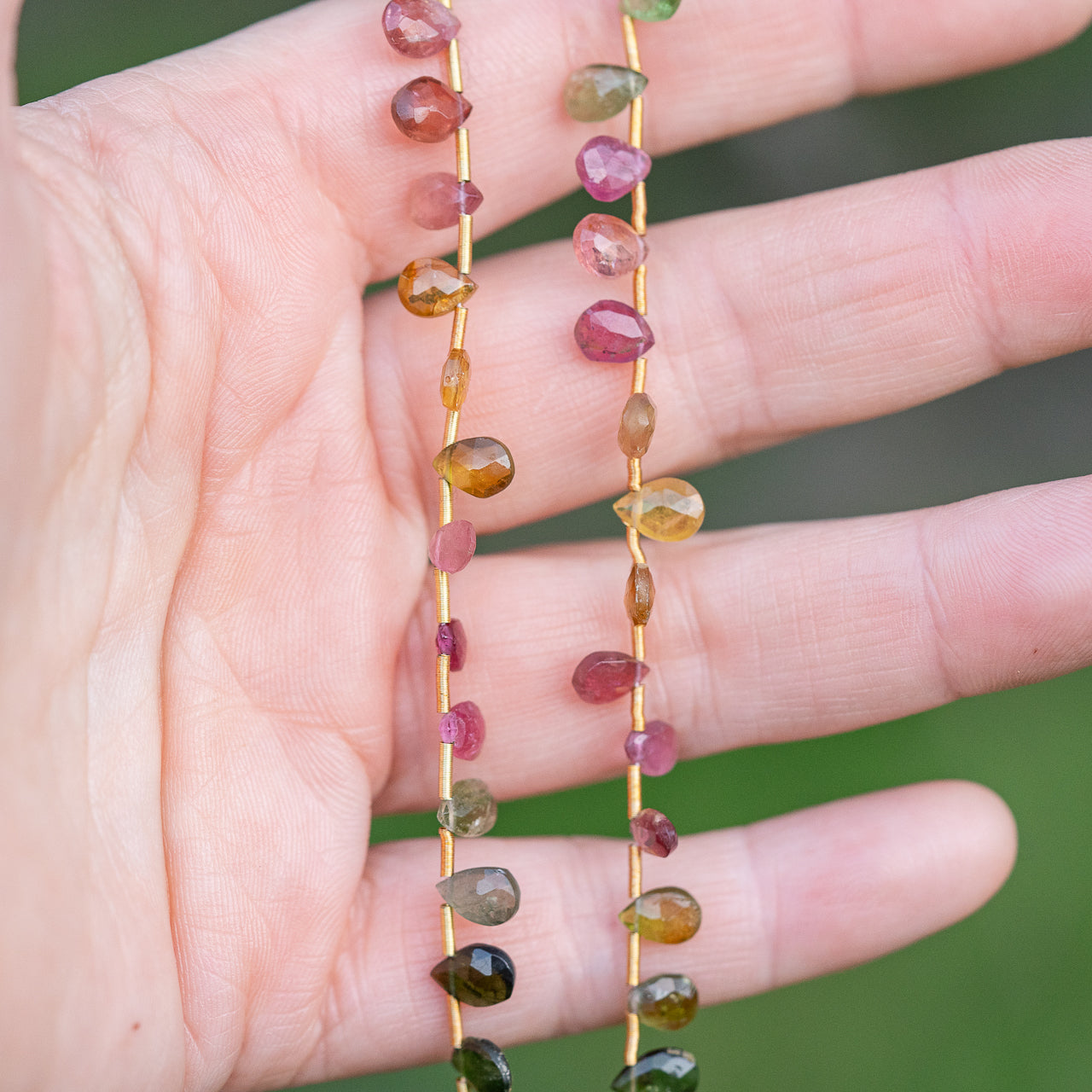 Perles gouttes facettes de Tourmaline rose et verte de 5 à 8 mm au choix ( Lot de 2 ou 4 )