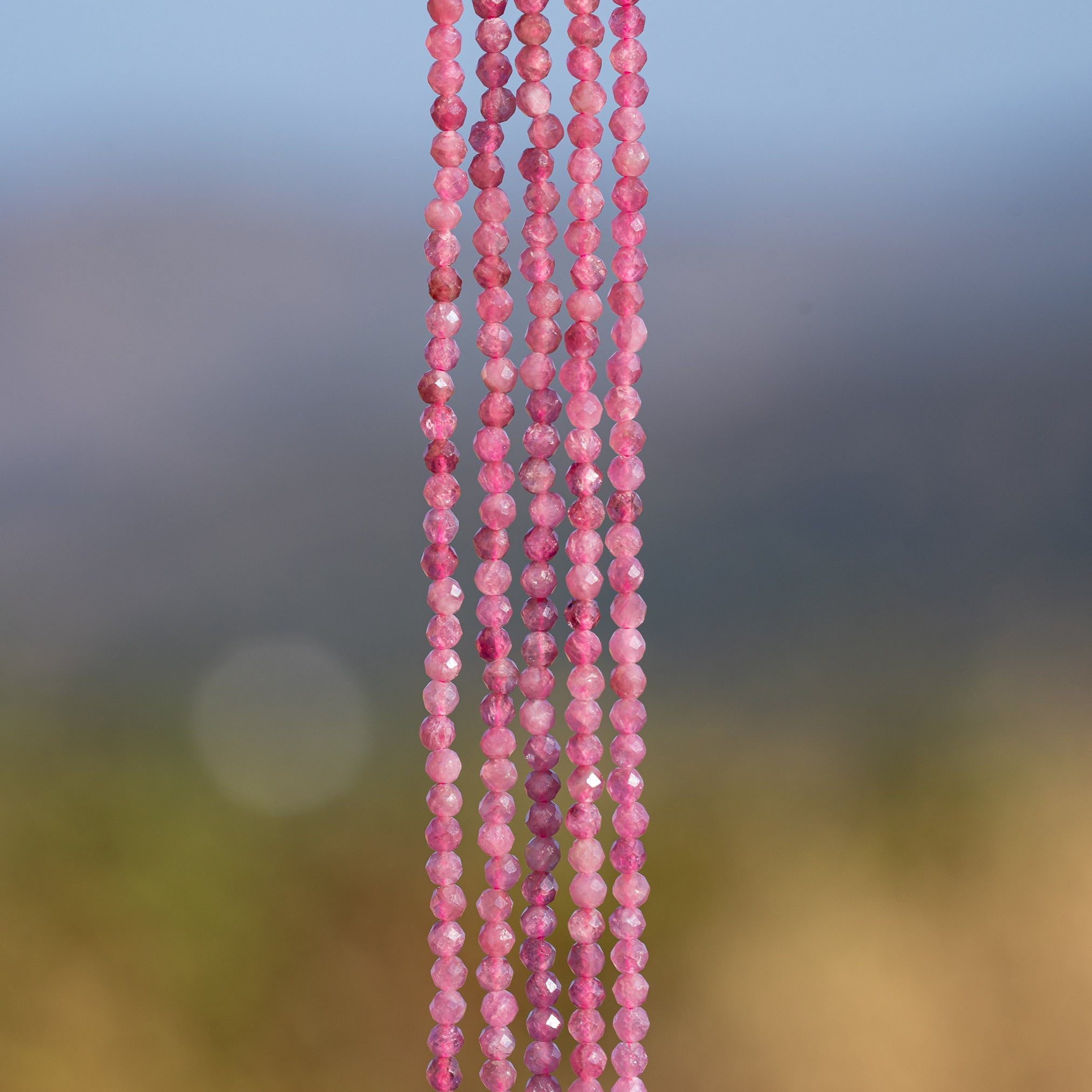 Perles rondes facettes de Tourmaline rose de 2,5 mm ( rang de env 166 perles )