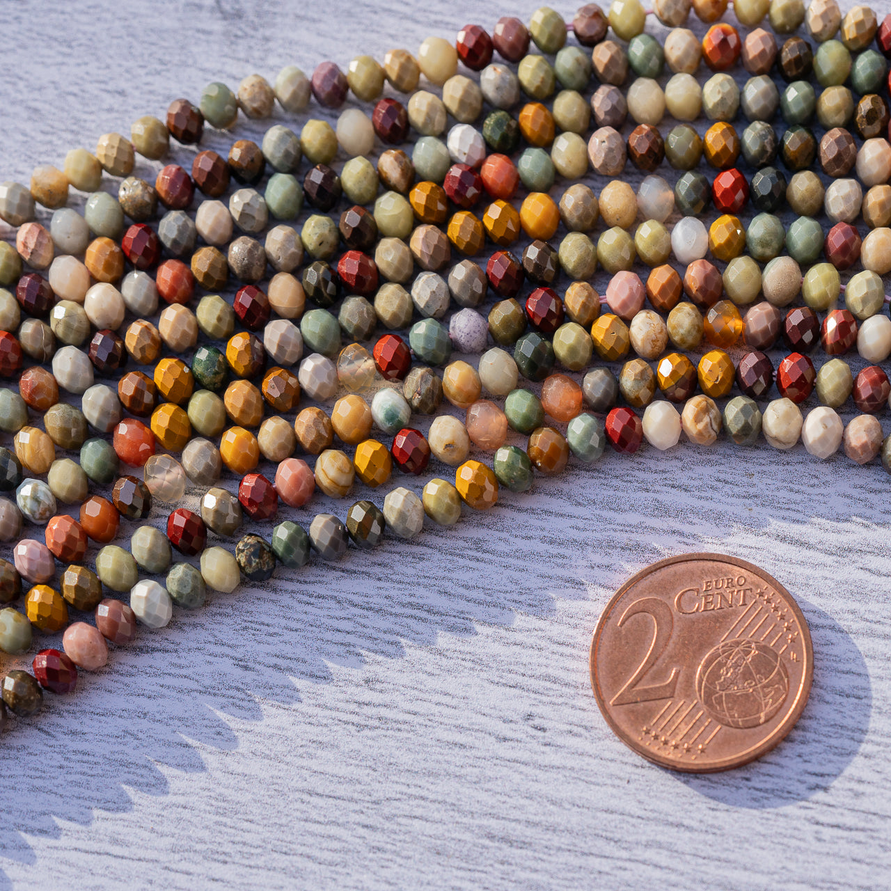 Perles rondelles facettes en Agate Alashan de 4 x 3 mm ( rang de env 120 perles )