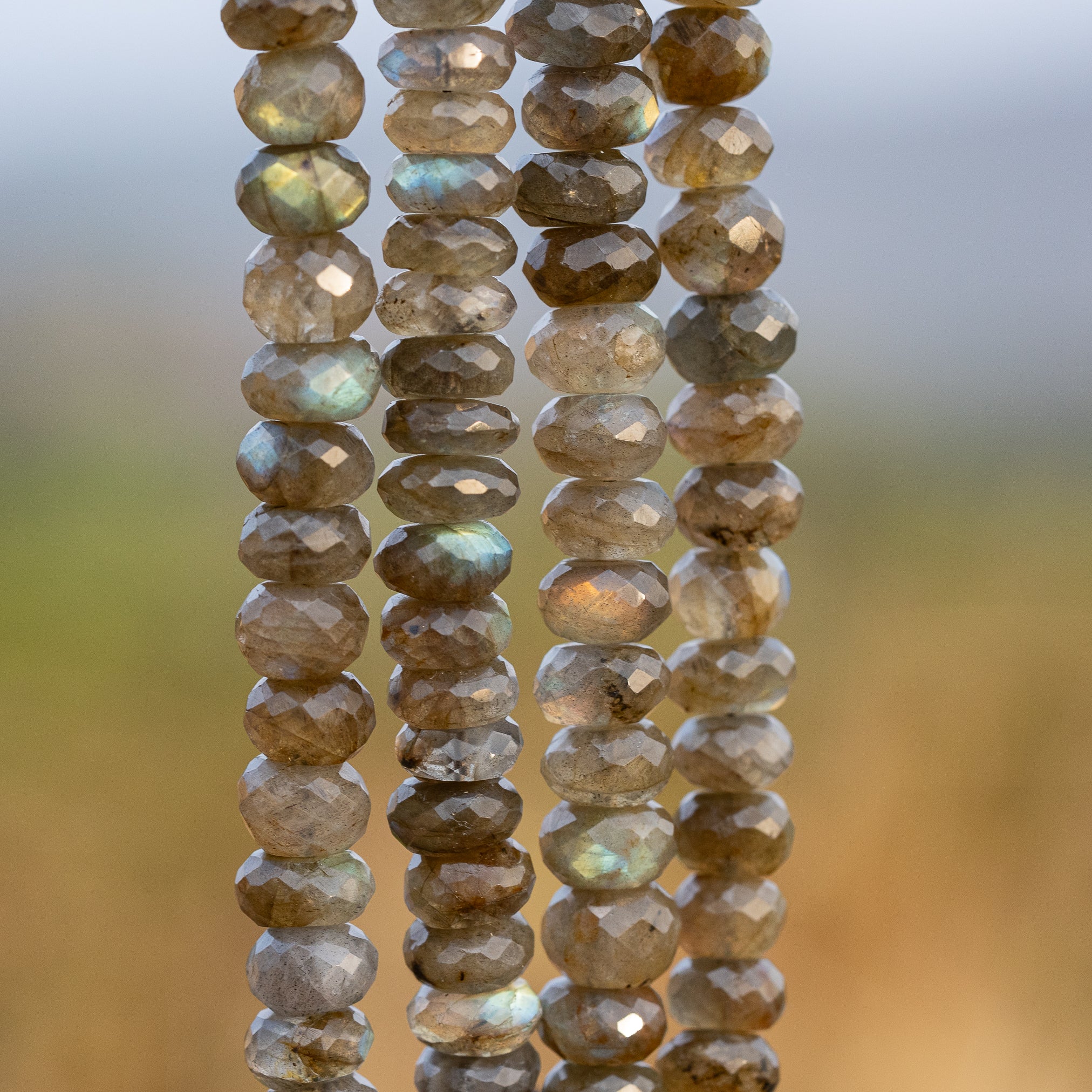 Perles rondelles facettes de Labradorite de 9/10 mm ( lot de 2 perles )