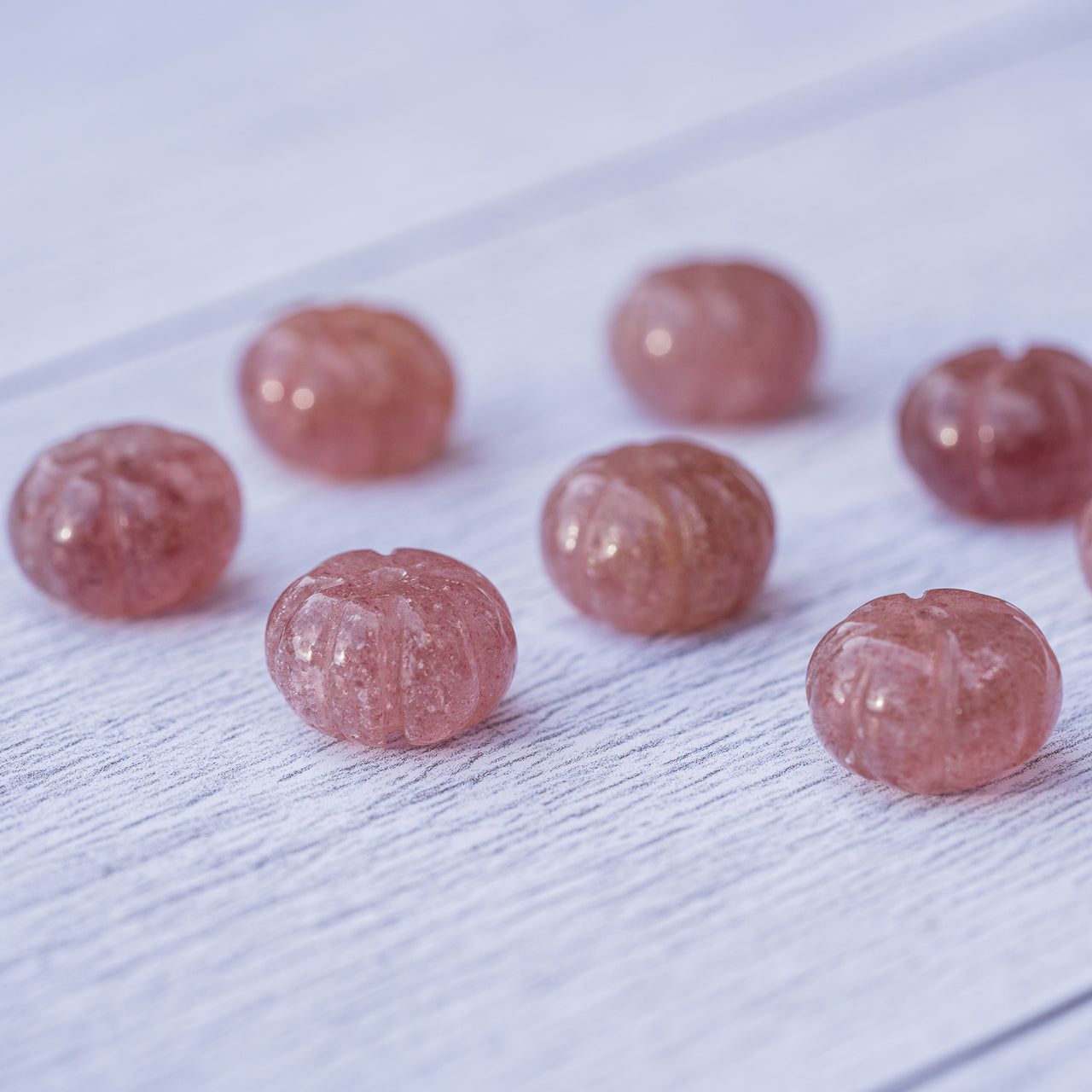 Perles rondelles sculptées " citrouilles " en Quartz fraise de env 12 x 8 mm ( à l&