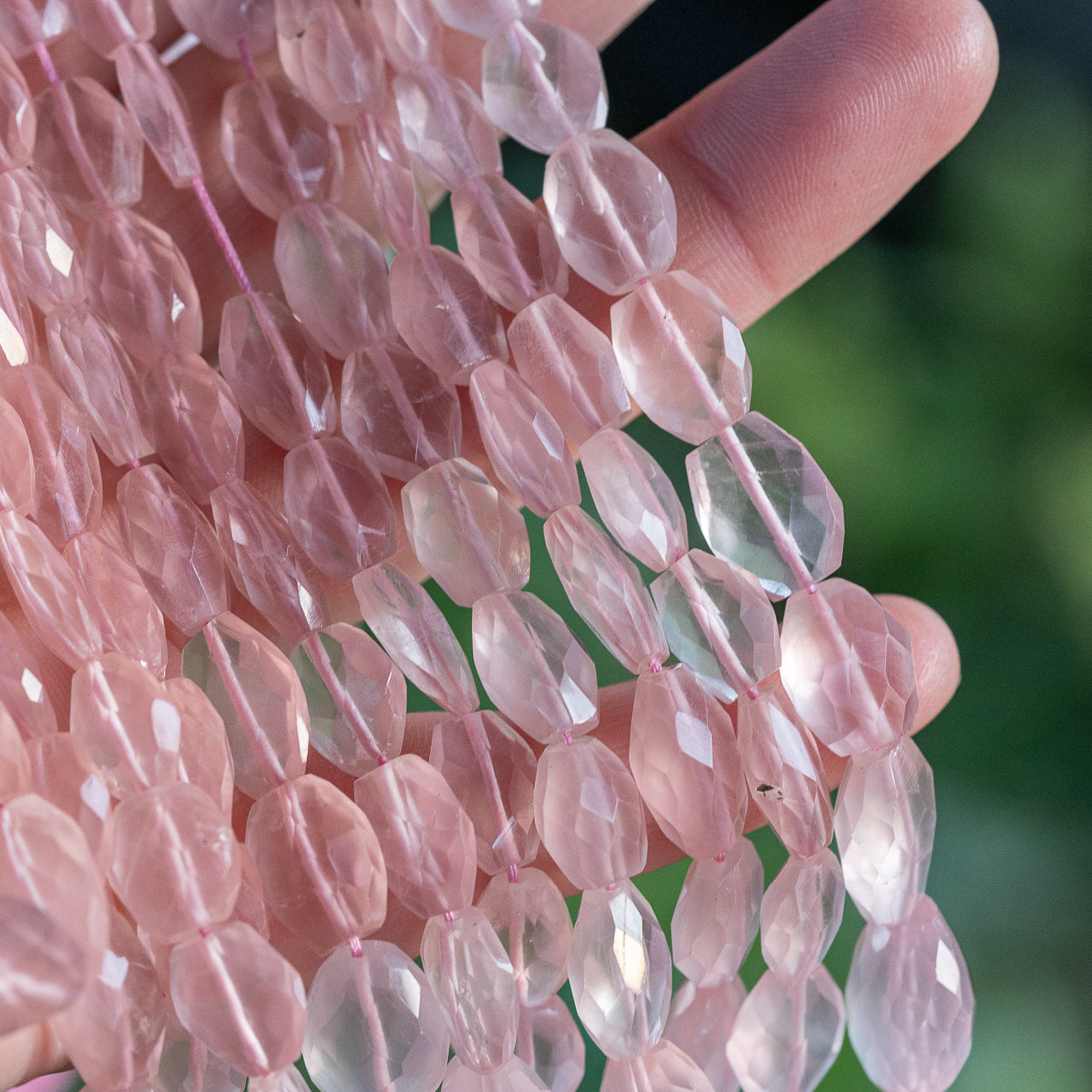 Perles pépites facettes de Quartz rose de 7 à 15 mm ( lot de 2 ou 4 perles )