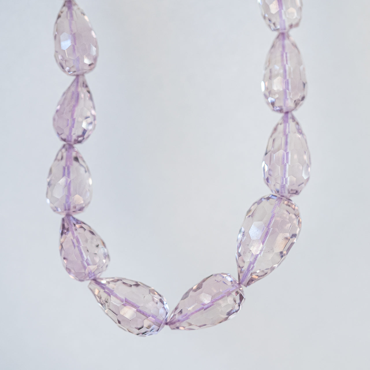 Perles gouttes facettes AA en Améthyste lilas de 9/14 mm ( à l&