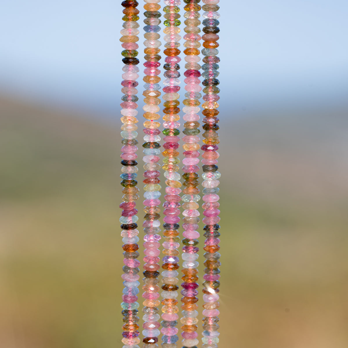 Perles rondelles facettes de Tourmaline multicolore de 3,7 x 1,5 mm ( 1/2 rang de env 122 perles ) (Copie)