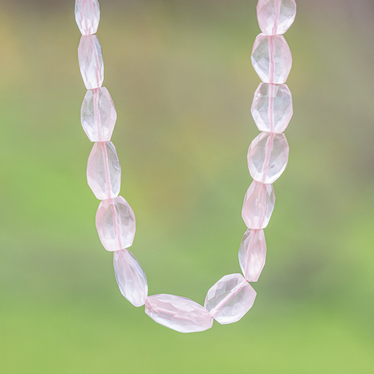 Perles pépites facettes de Quartz rose de 7 à 15 mm ( lot de 2 ou 4 perles )