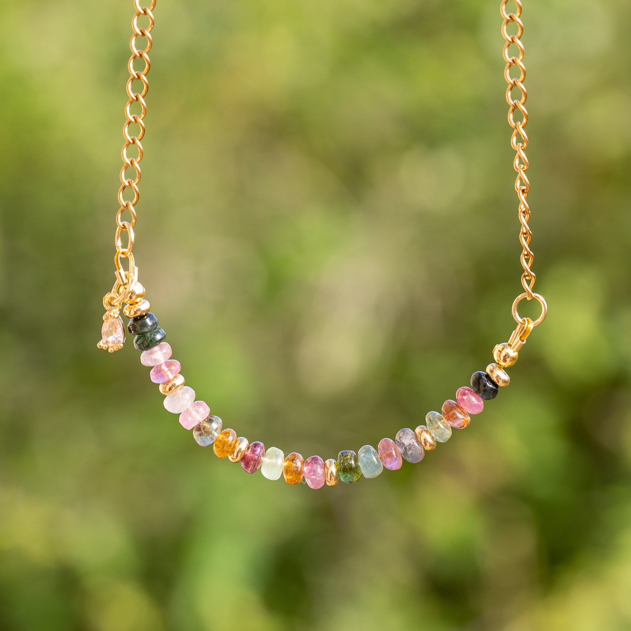 Perles rondelles lisses de Tourmaline multicolore de env 4,5 x 3 mm ( lot de 10 perles )