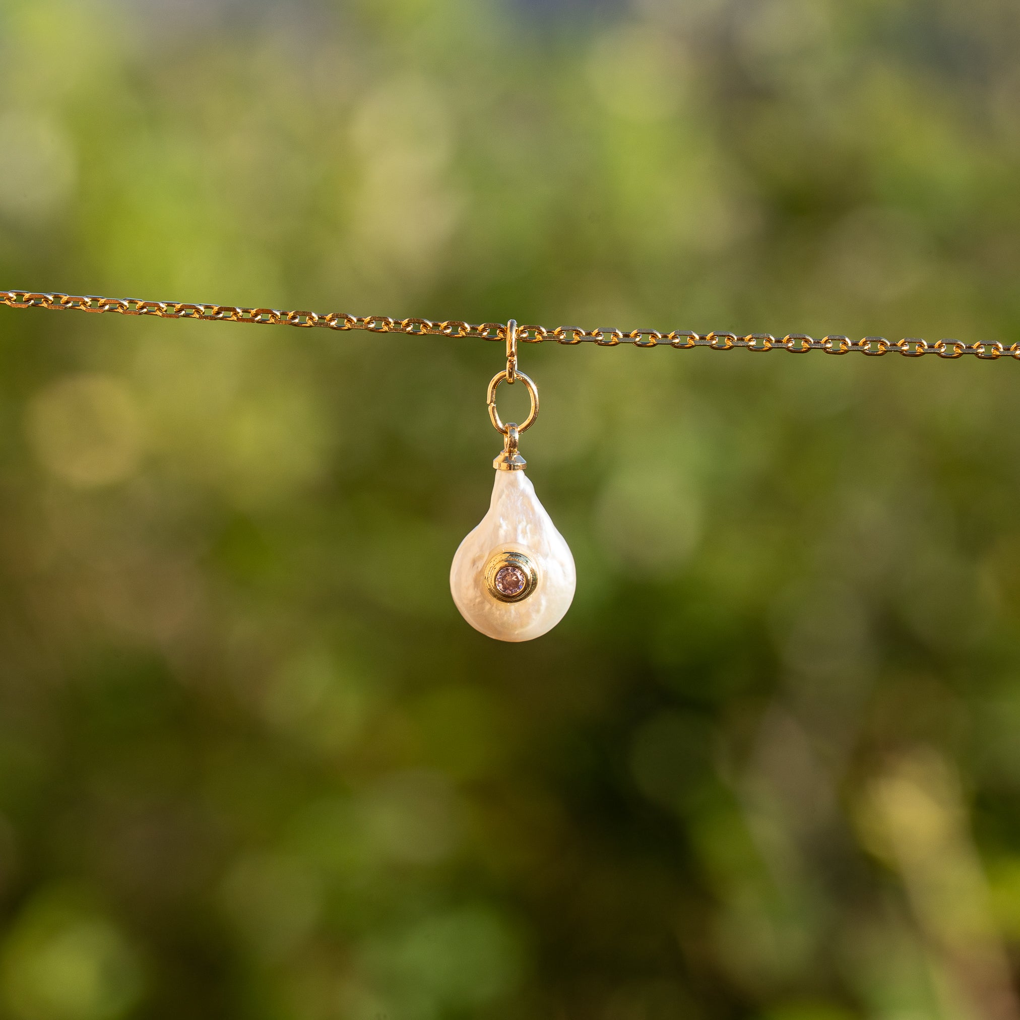 Pendentifs en laiton plaqué or 18k, perles d&