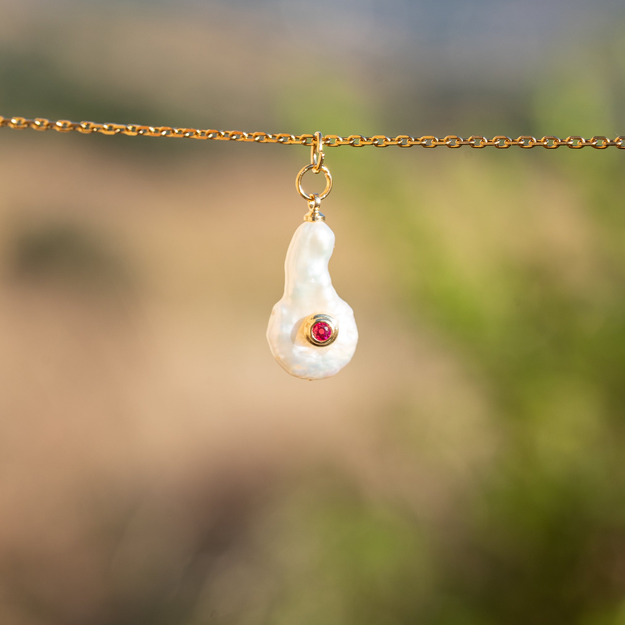 Pendentifs en laiton plaqué or 18k, perles d&