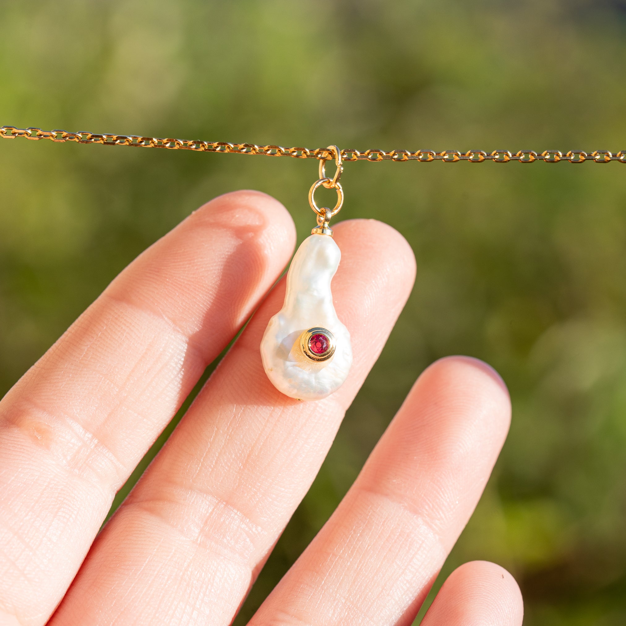 Pendentifs en laiton plaqué or 18k, perles d&
