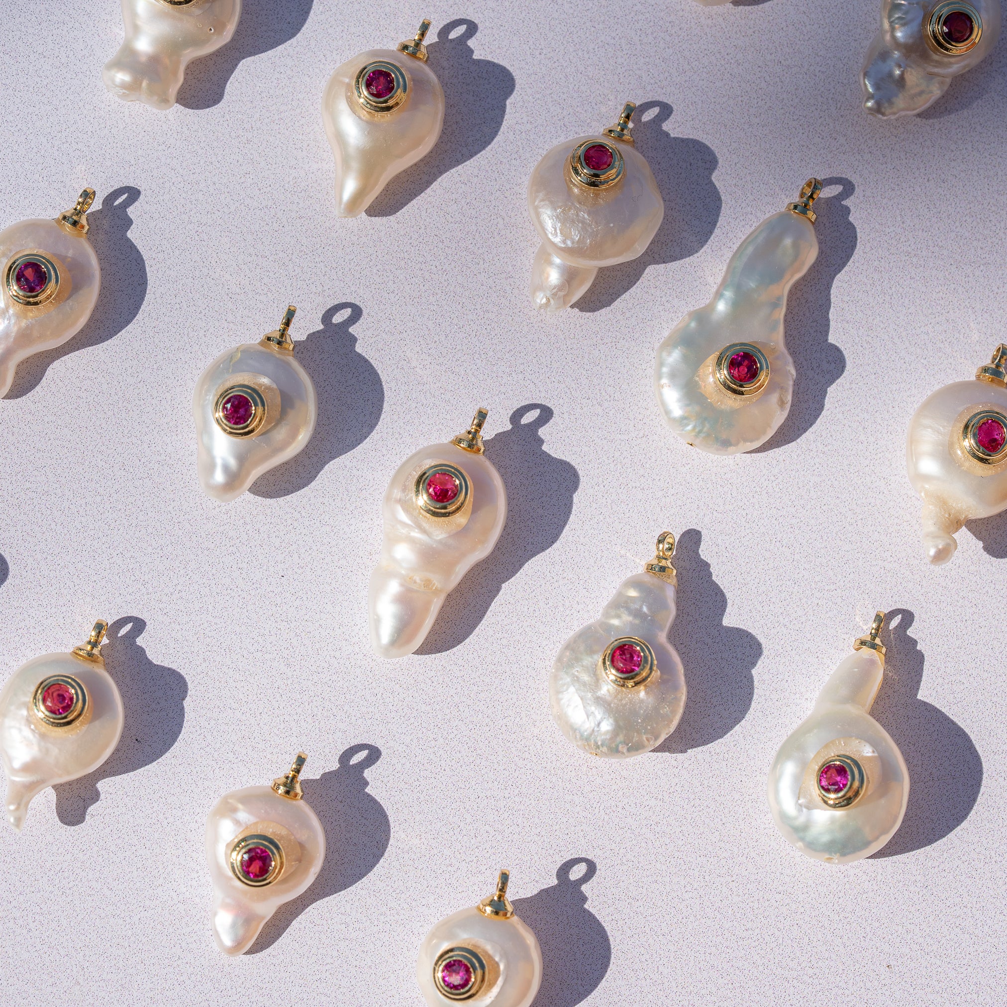 Pendentifs en laiton plaqué or 18k, perles d&