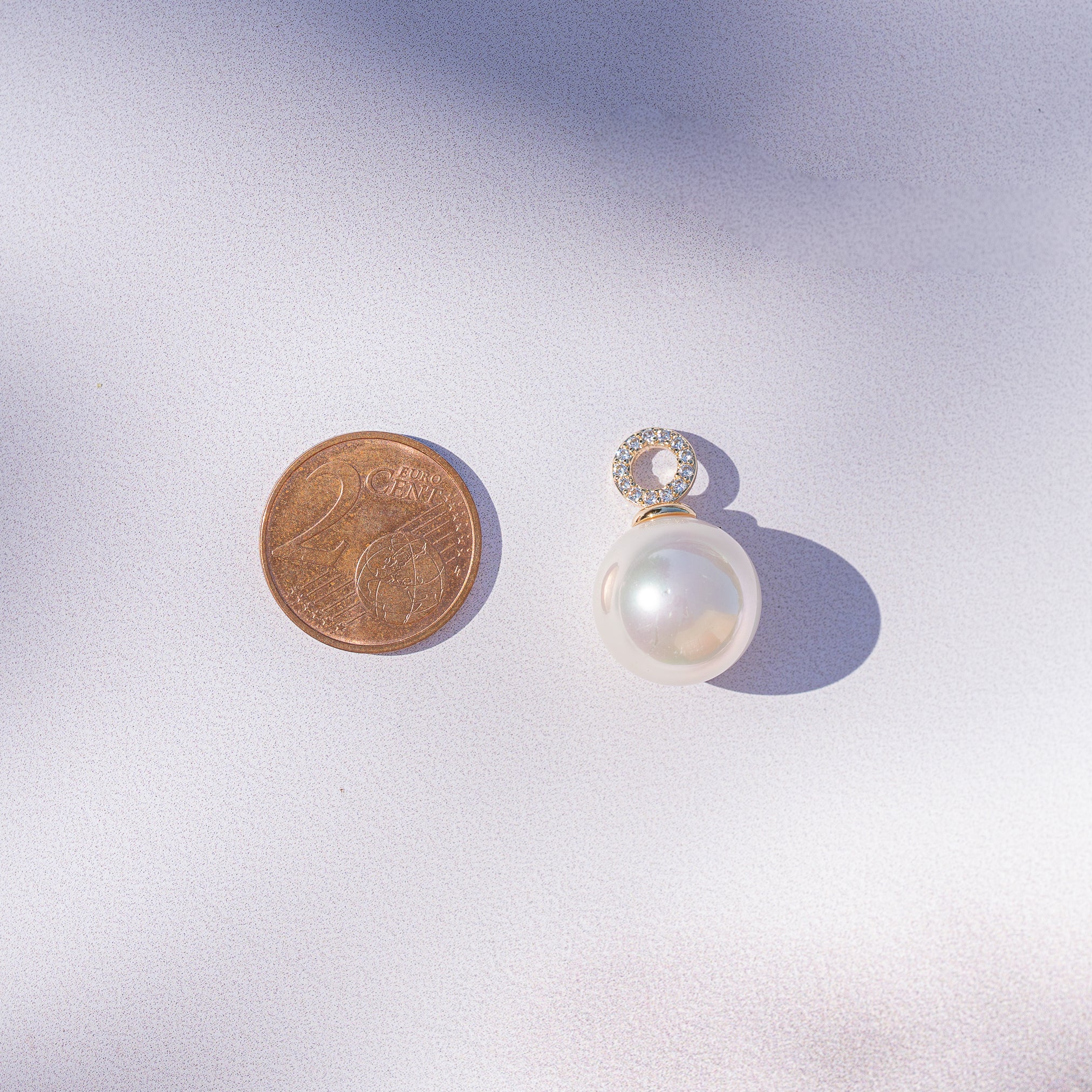 Breloques en laiton plaqué or 14k, boule de nacre et zirconium de 20 mm ( à l&