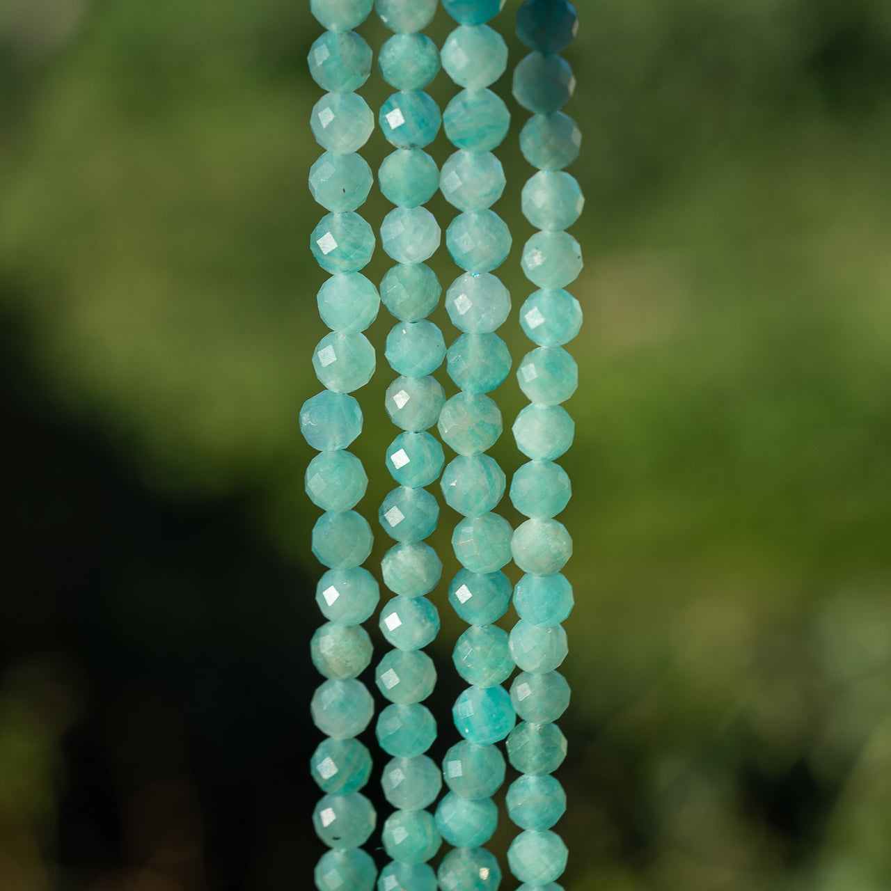 Perles rondes facettes en Amazonite du Pérou de 6 mm ( rang de env 60 perles )