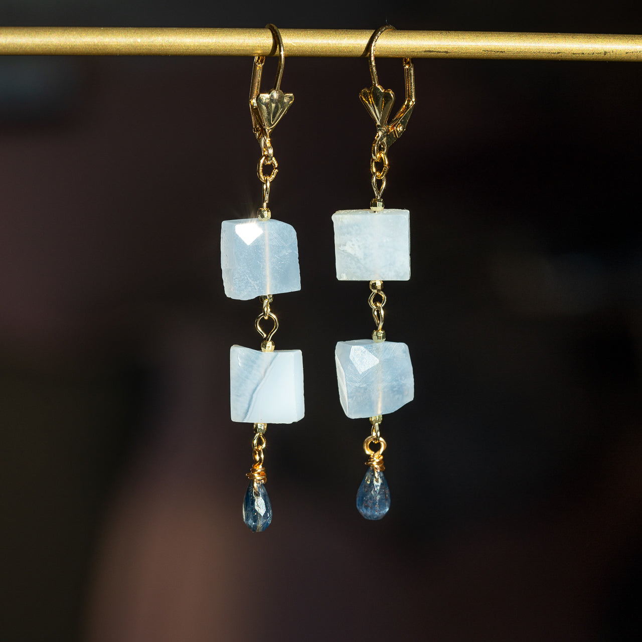 Perles carrées facettes en Agate dentelle de env 10/11 mm ( lot de 2 perles )