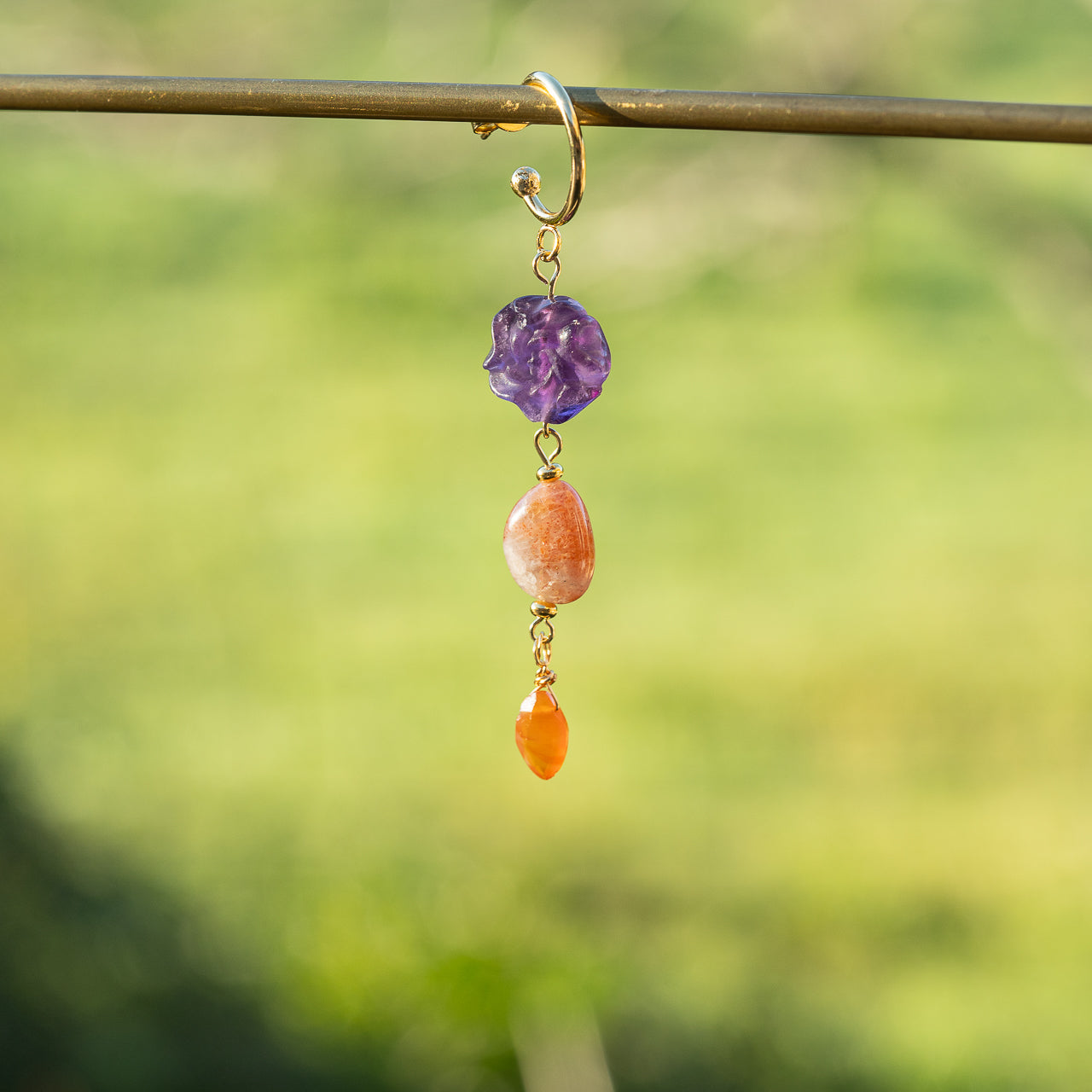 Perles sculptées fleur en Fluorite multicolore au choix de env 13/14 mm ( à l&