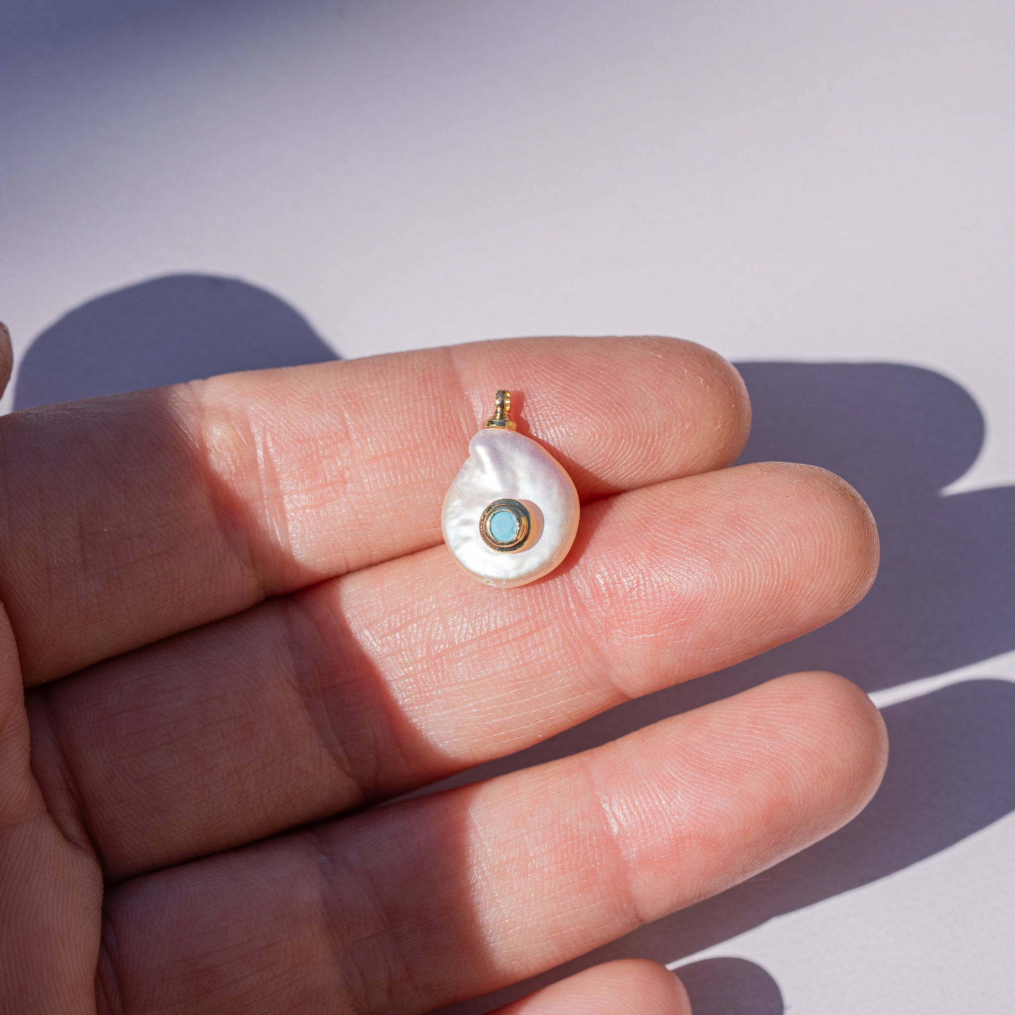 Pendentifs en laiton plaqué or 18k, perles d&