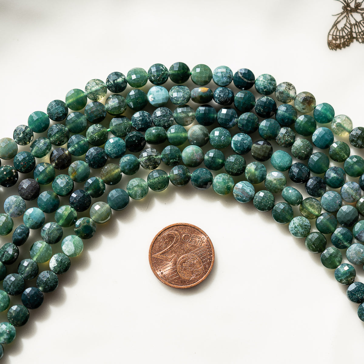 Perles rondes plates facettes en Agate mousse de 6 mm ( rang de env 60 perles )