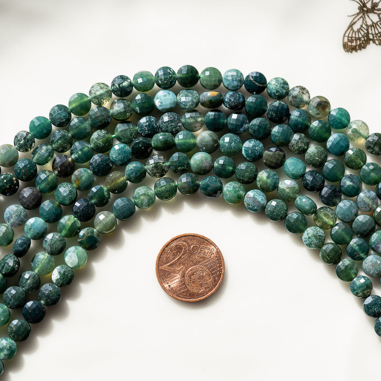 Perles rondes plates facettes en Agate mousse de 6 mm ( rang de env 60 perles )