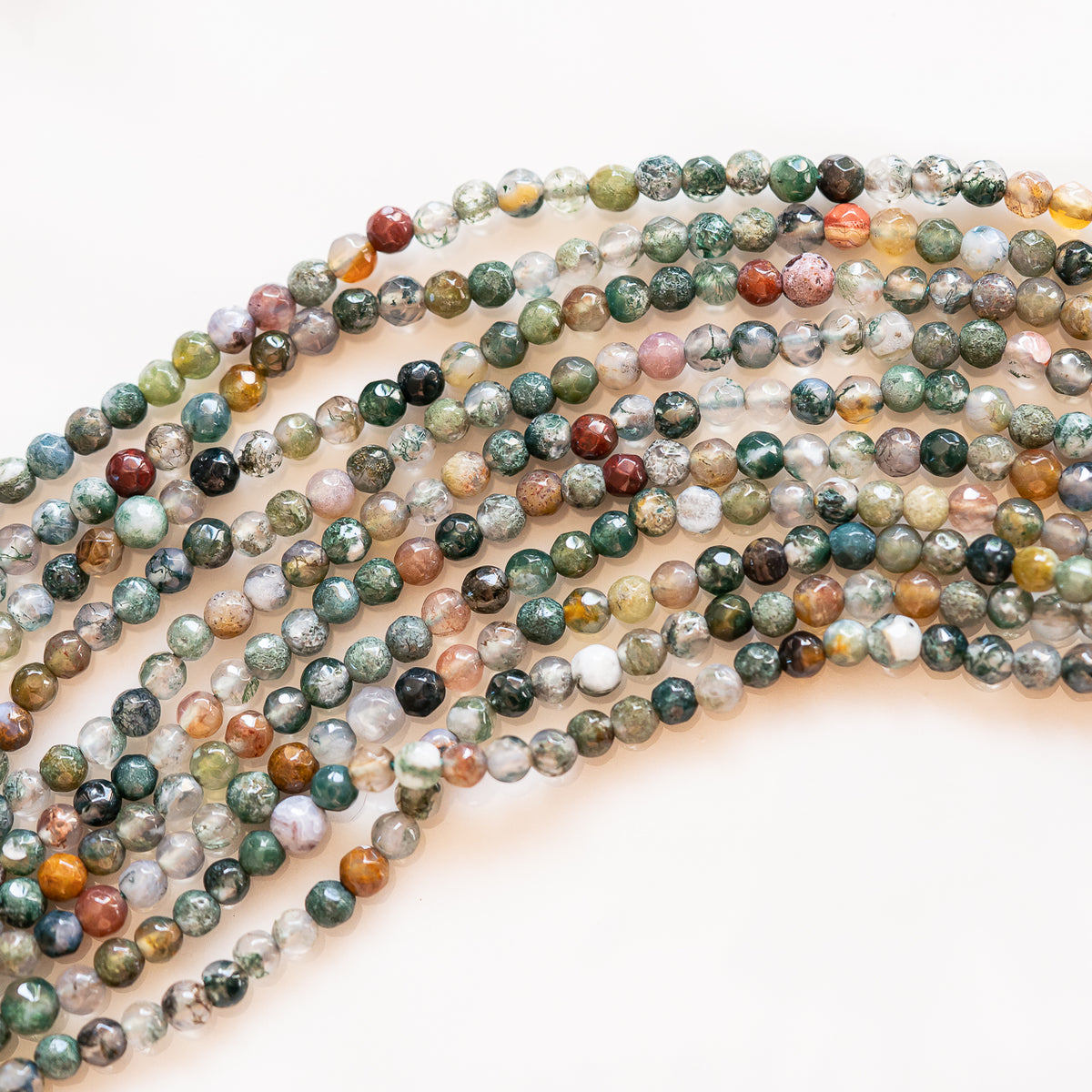 Perles rondes facettes en Agate mousse de 3,5 mm ( rang de env 95 perles )