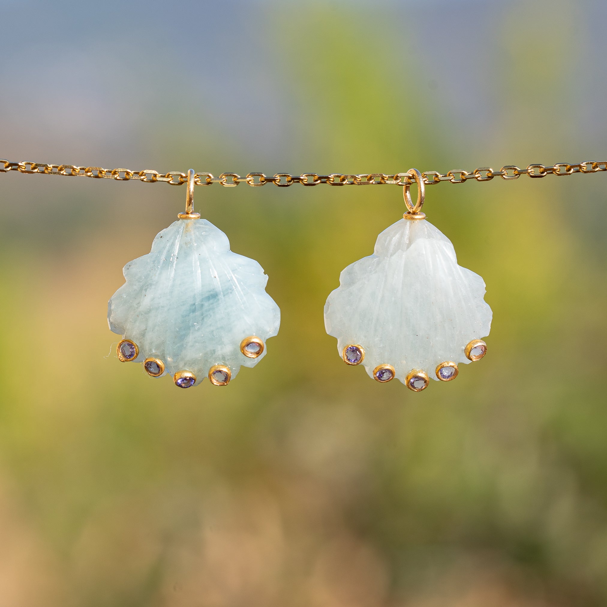 Les " Nidhih " coquillages en Aigue-marine, zirconium lilas et argent 925 plaqué or de 26 mm