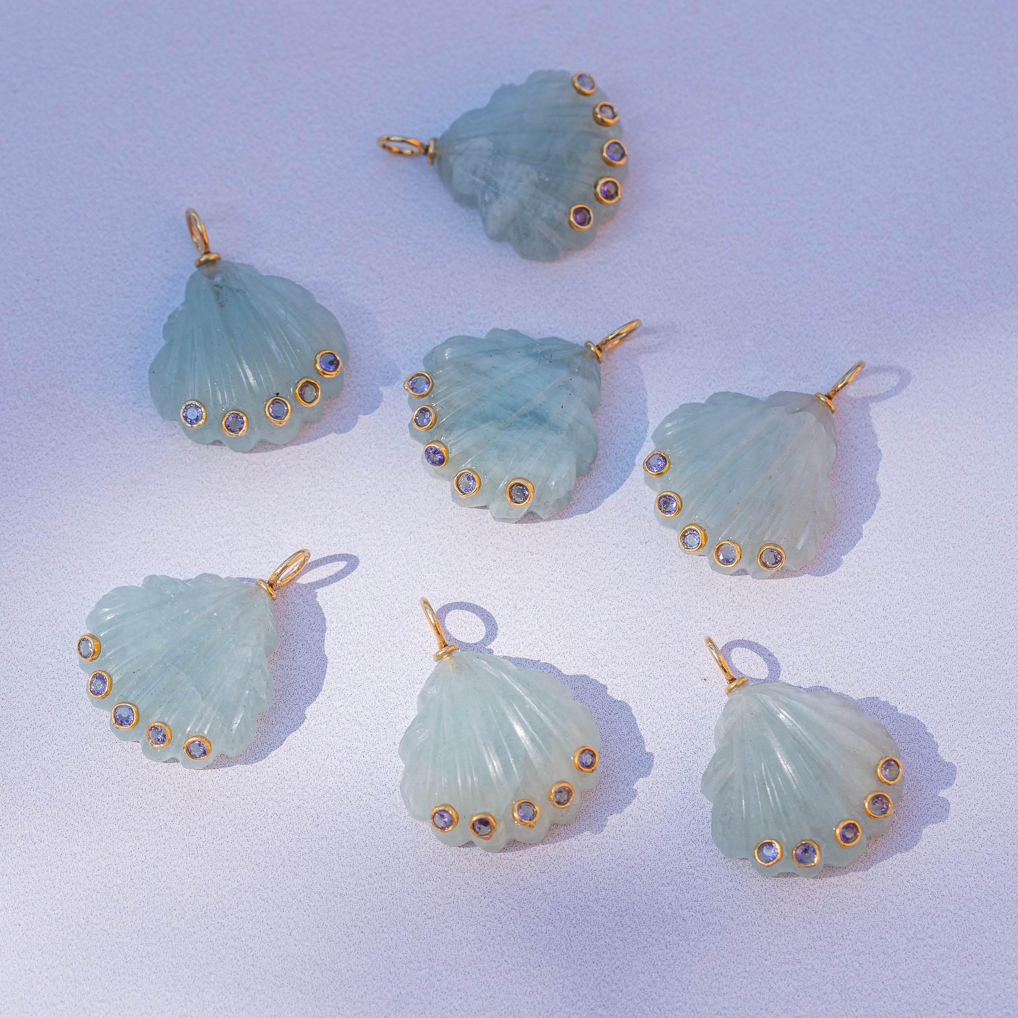 Les " Nidhih " coquillages en Aigue-marine, zirconium lilas et argent 925 plaqué or de 26 mm