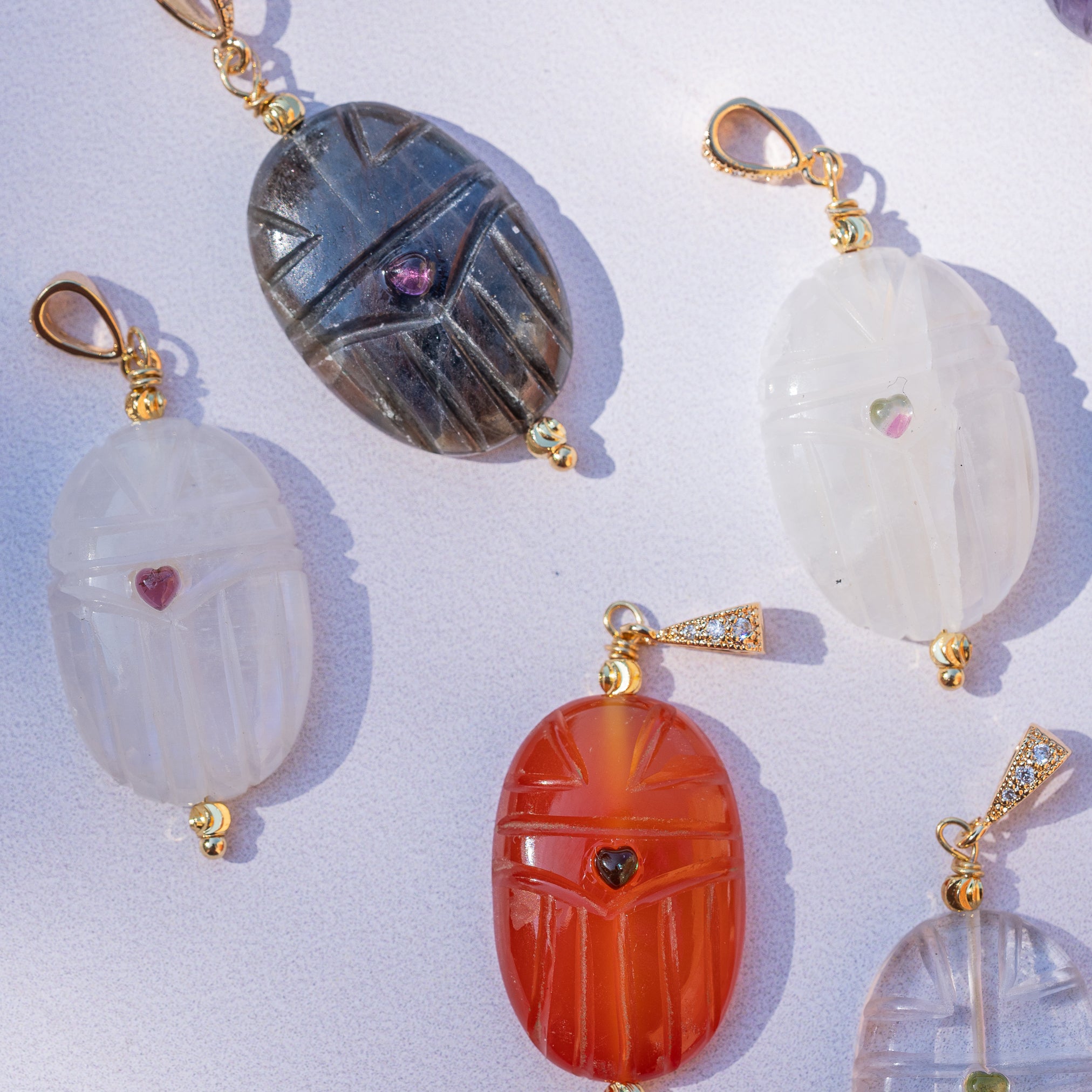 Petit cabochon coeur de Tourmaline multicolore de env 3 mm ( à l&