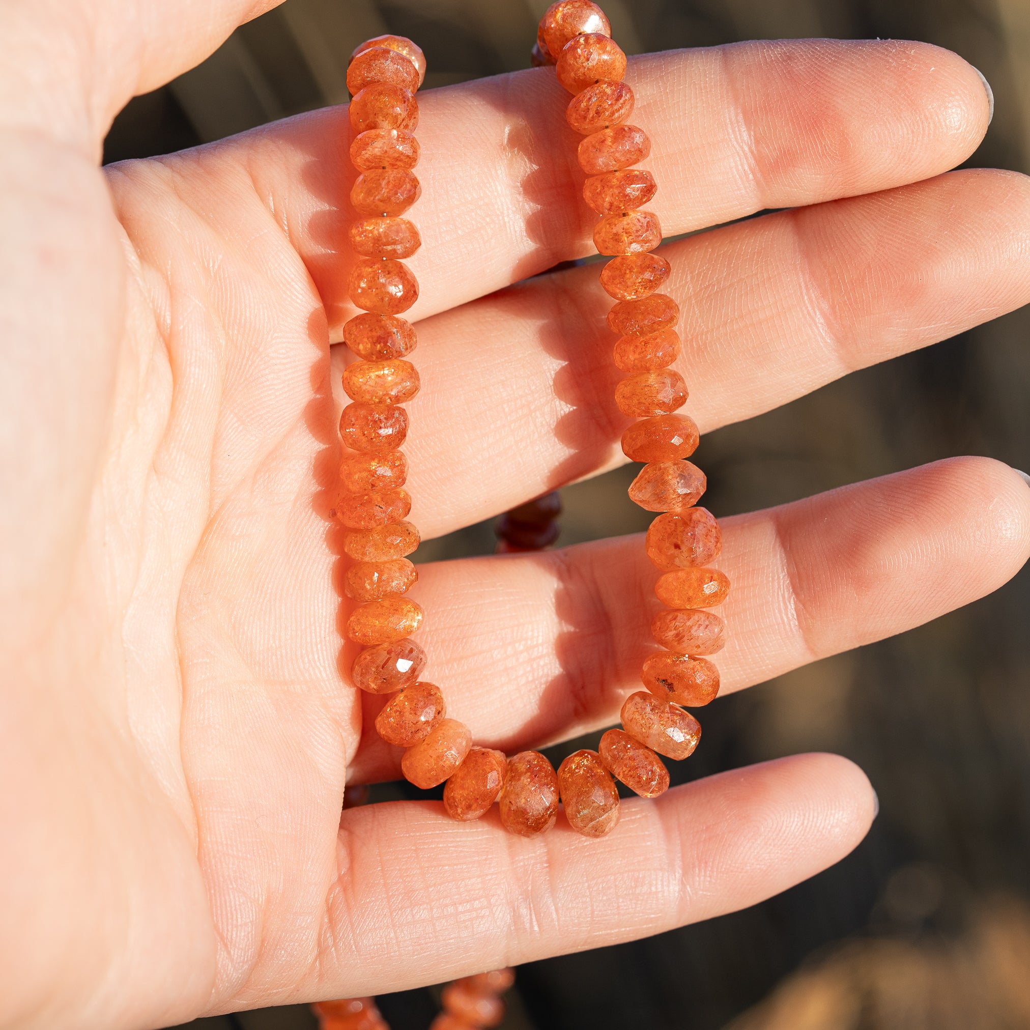 Fils de 40 cm de perles rondelles facettes de Pierre de soleil de 6 à 9 mm