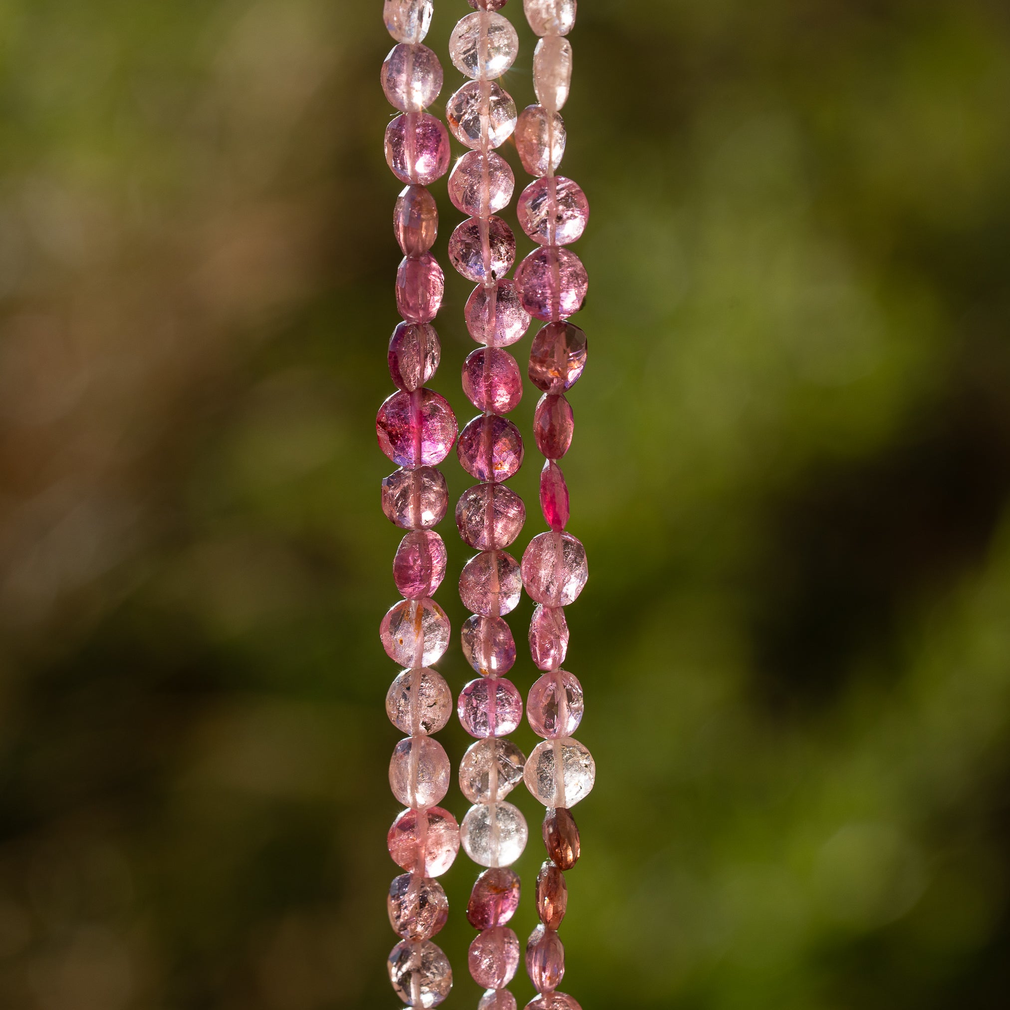 Fil de env 35 cm de perles rondes plates facettes de Tourmaline rose de env 5,5 à 6,5 mm
