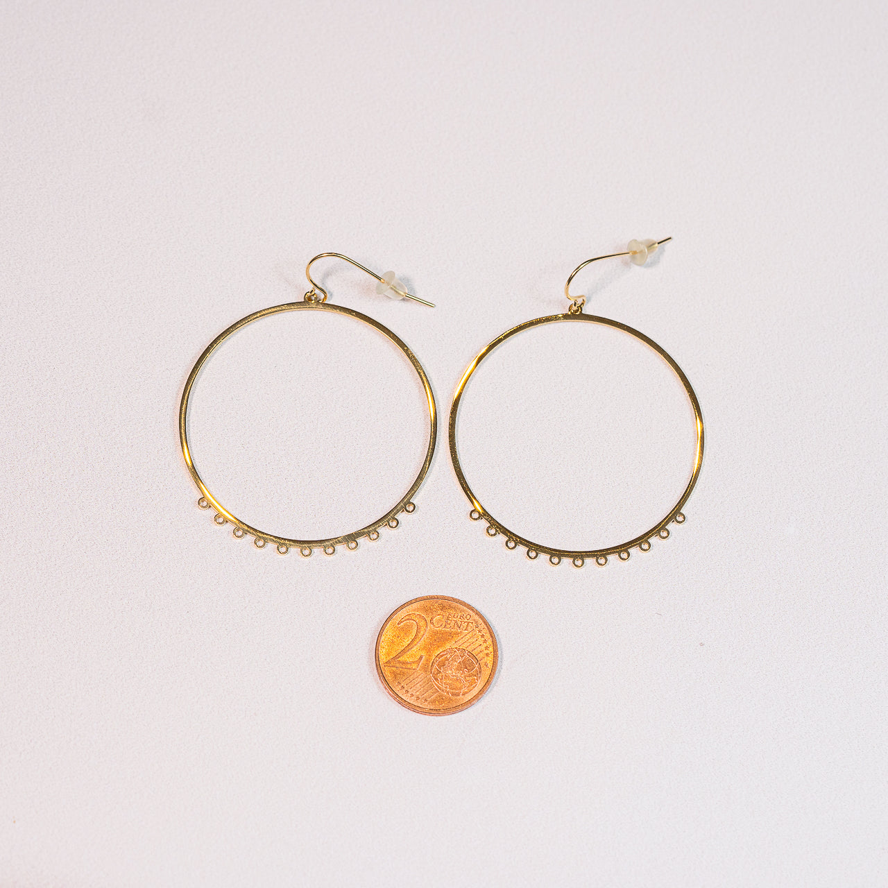 Créoles avec crochets 11 trous en acier inox plaqué or 14k de 38 mm ( la paire )