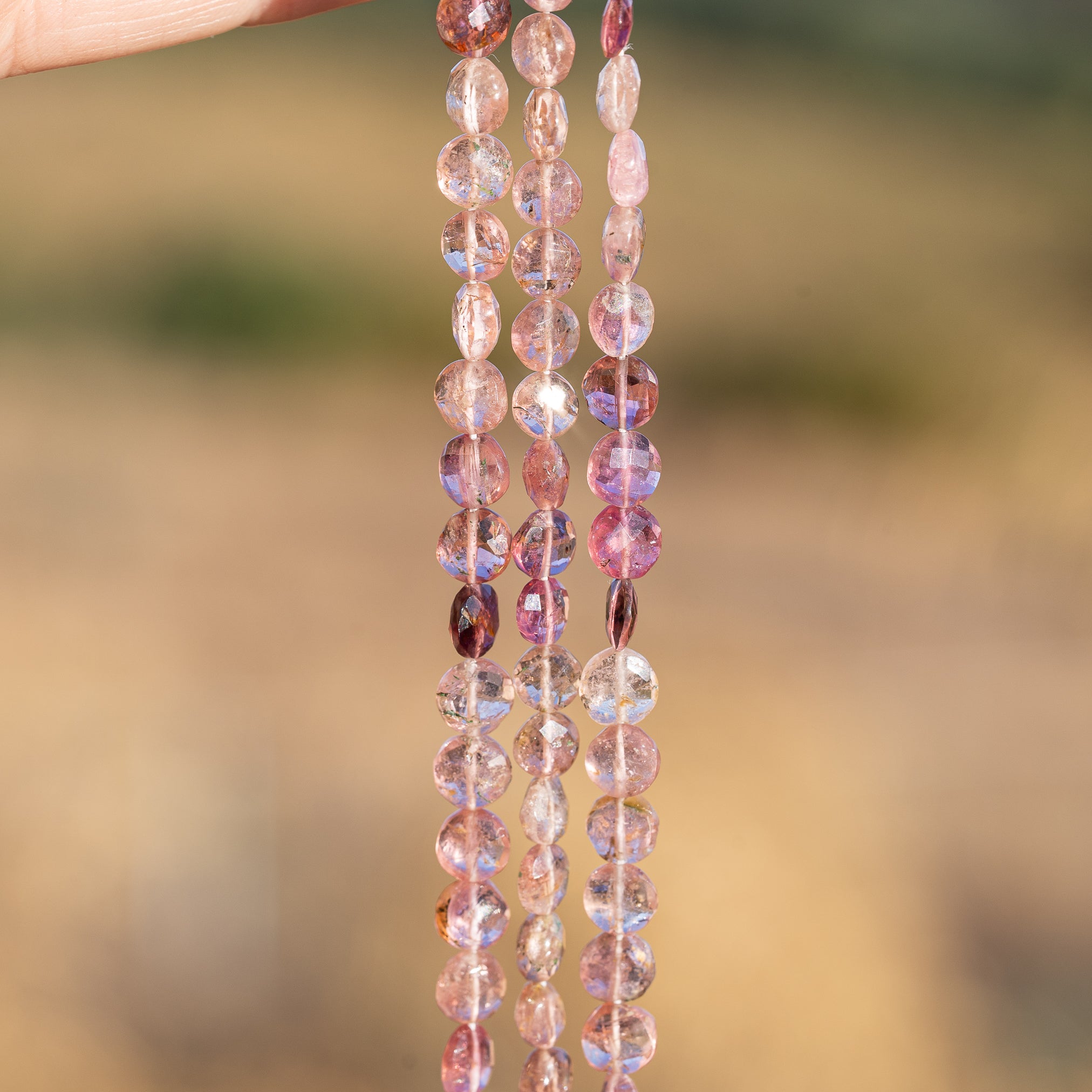Fil de env 35 cm de perles rondes plates facettes de Tourmaline rose de env 5,5 à 6,5 mm
